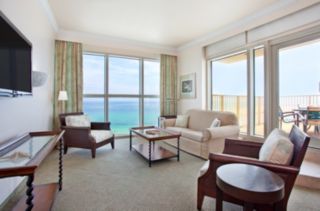 Room King Suite Balcony Nonsmoking Holiday Inn Room King Suite Balcony Nonsmoking Holiday Inn
