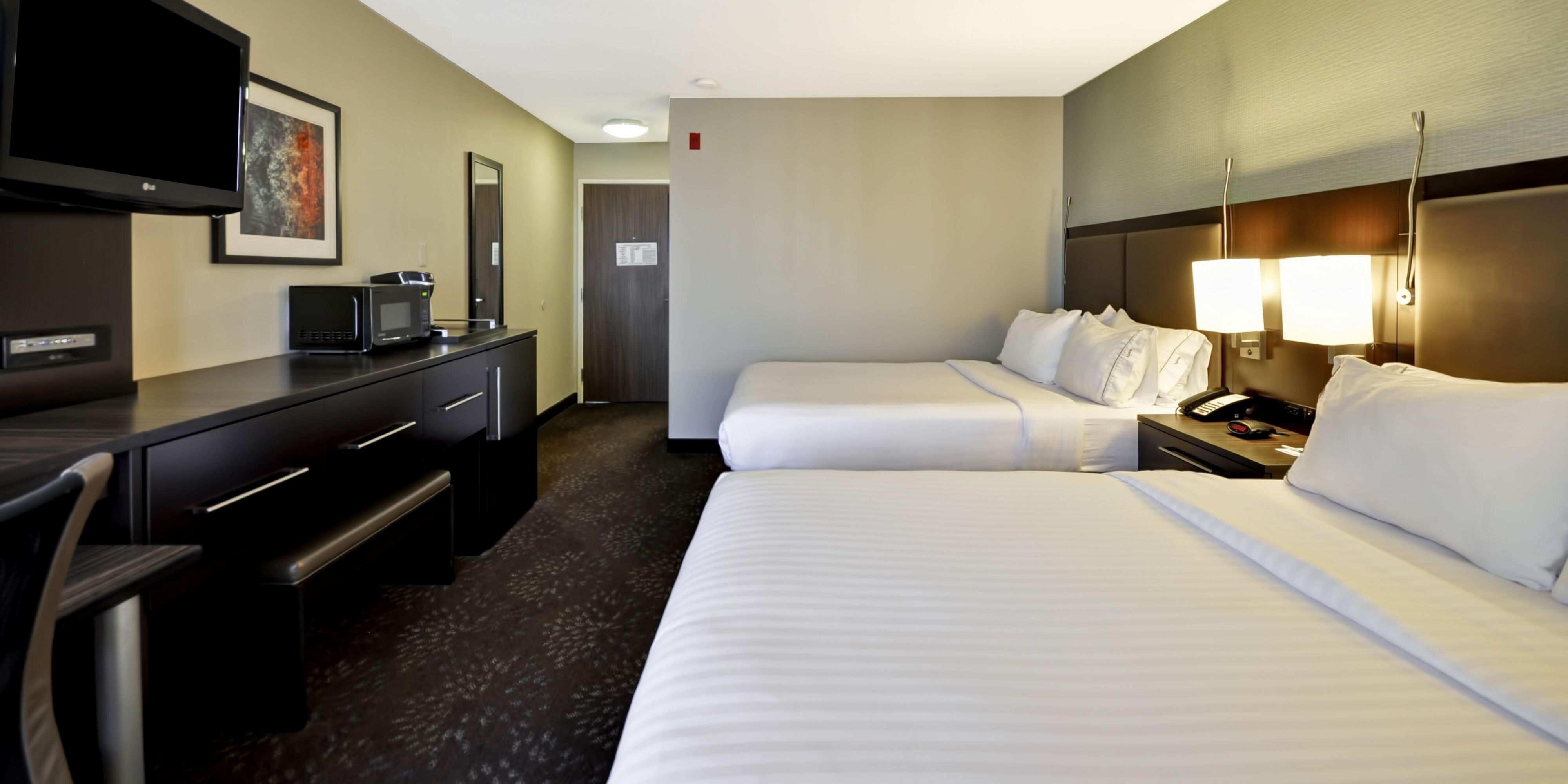 Detroit Airport Hotels In Romulus Holiday Inn Express Romulus