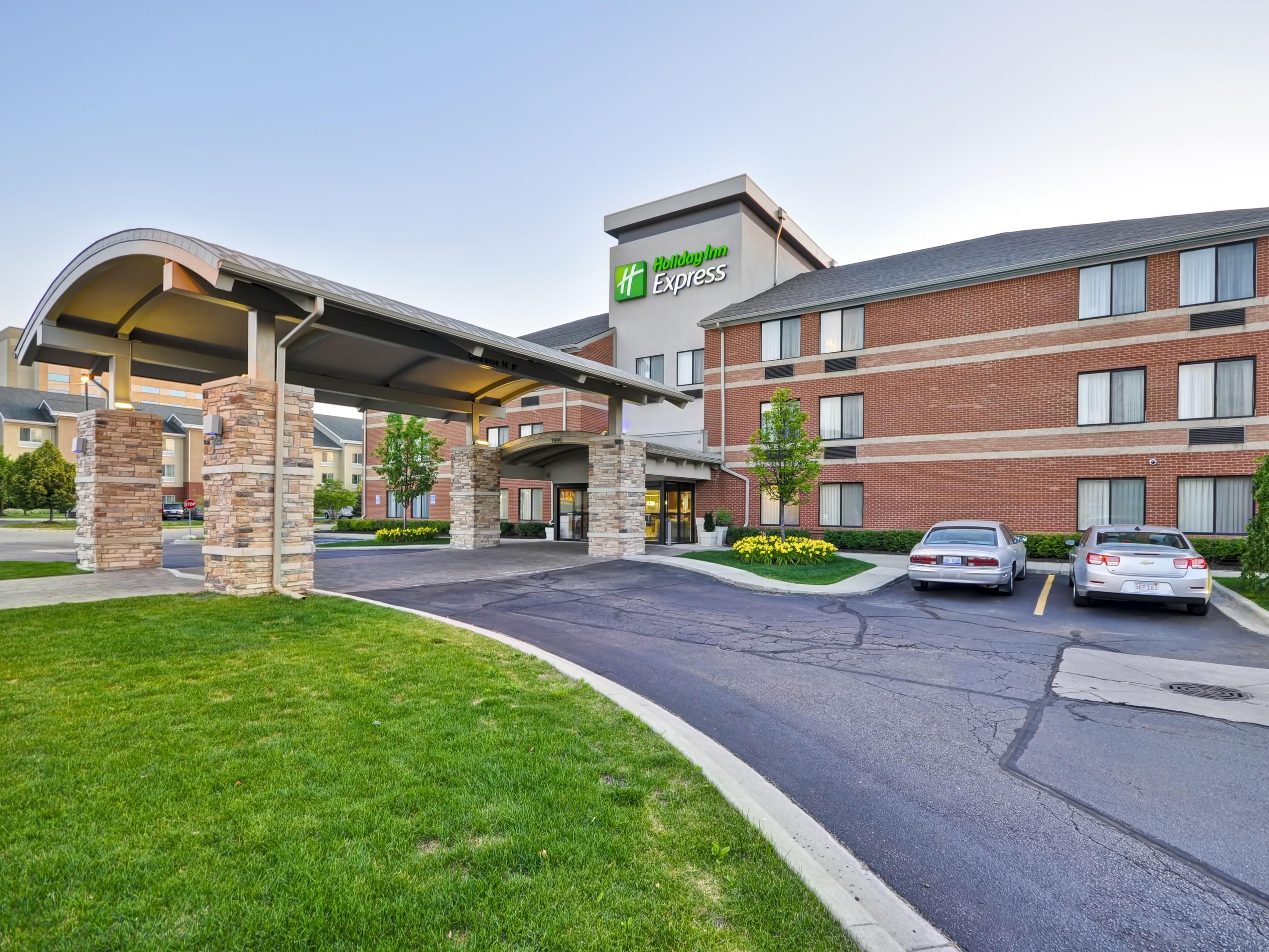 Detroit Airport Hotels In Romulus Holiday Inn Express Romulus