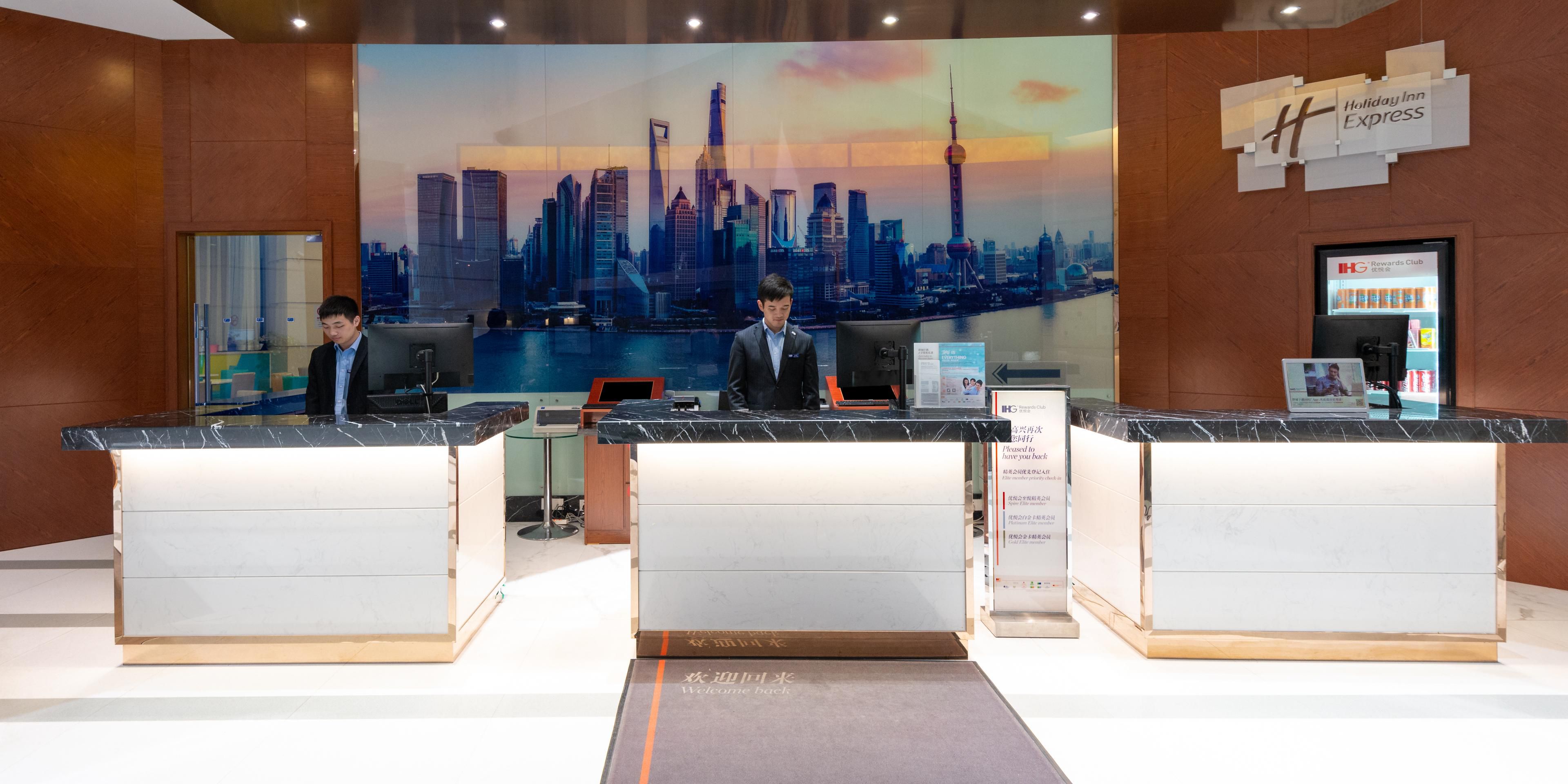 Hotel Near Nanjing Road In Shanghai Holiday Inn Express - 