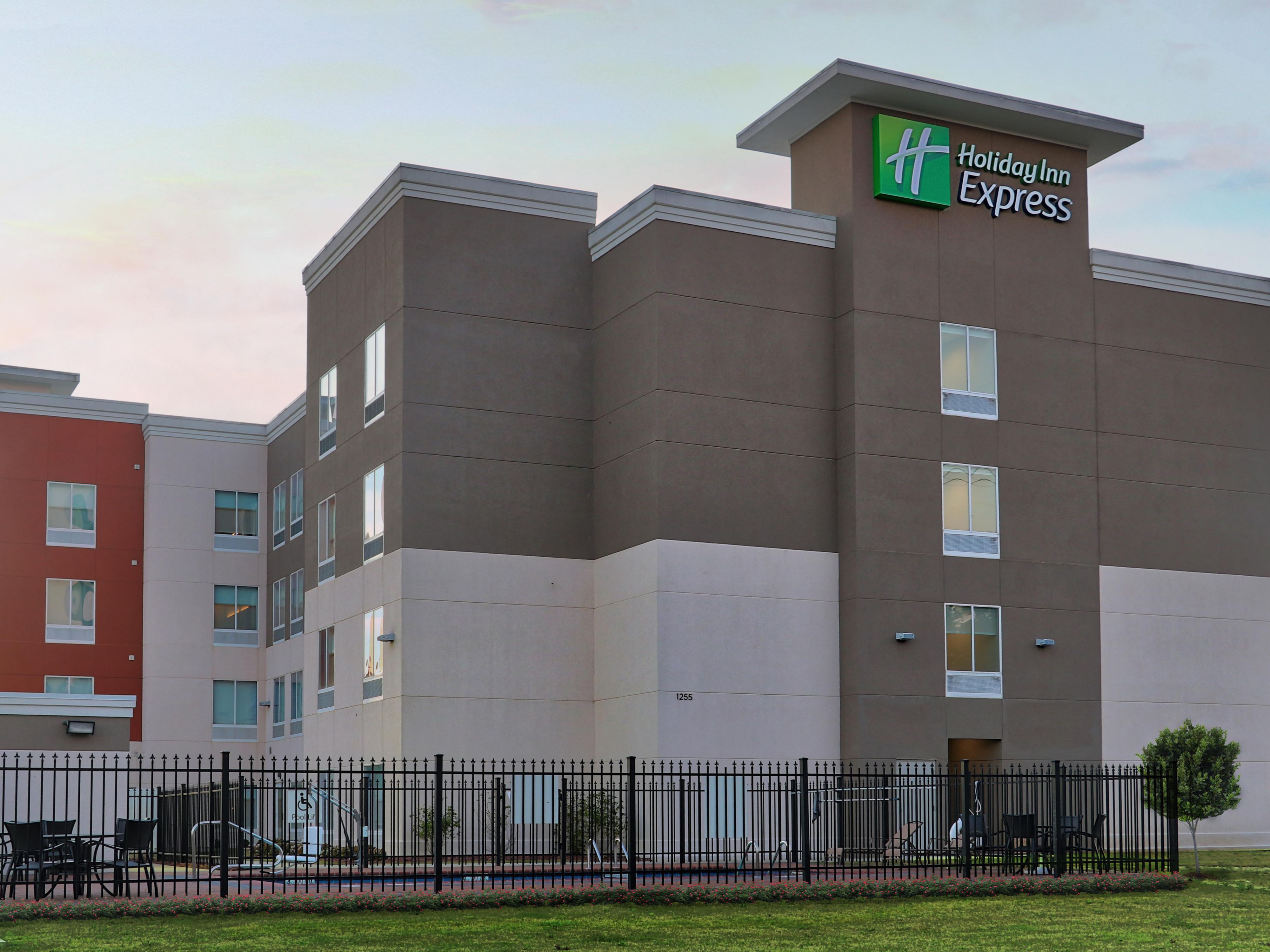 Preisgunstige Holiday Inn Express Hotels Von Ihg In Slidell