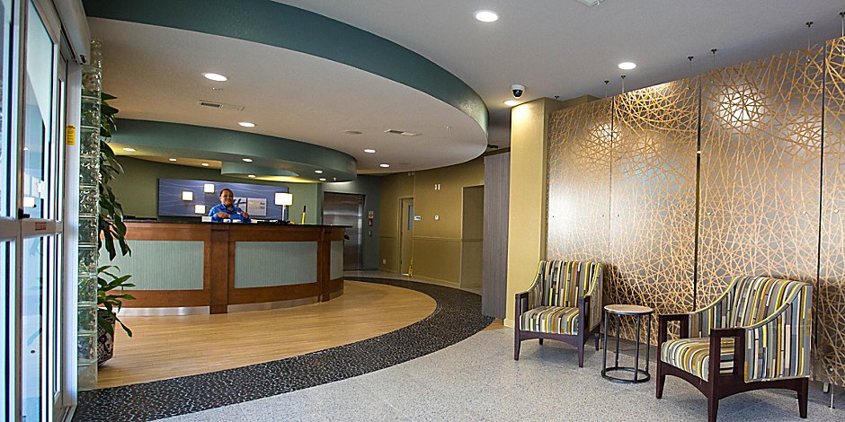 Hotels Near St Louis Zoo Holiday Inn Express St Louis