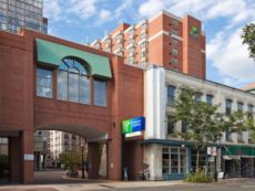 Holiday Inn Express Toronto Downtown in Toronto, Ontario
