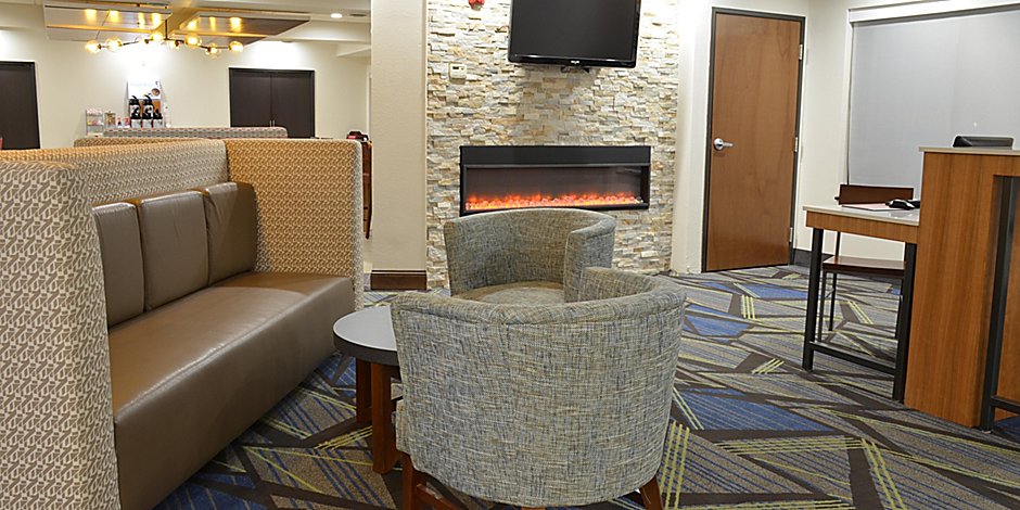 Affordable Hotels In Waterloo Iowa Holiday Inn Express Waterloo