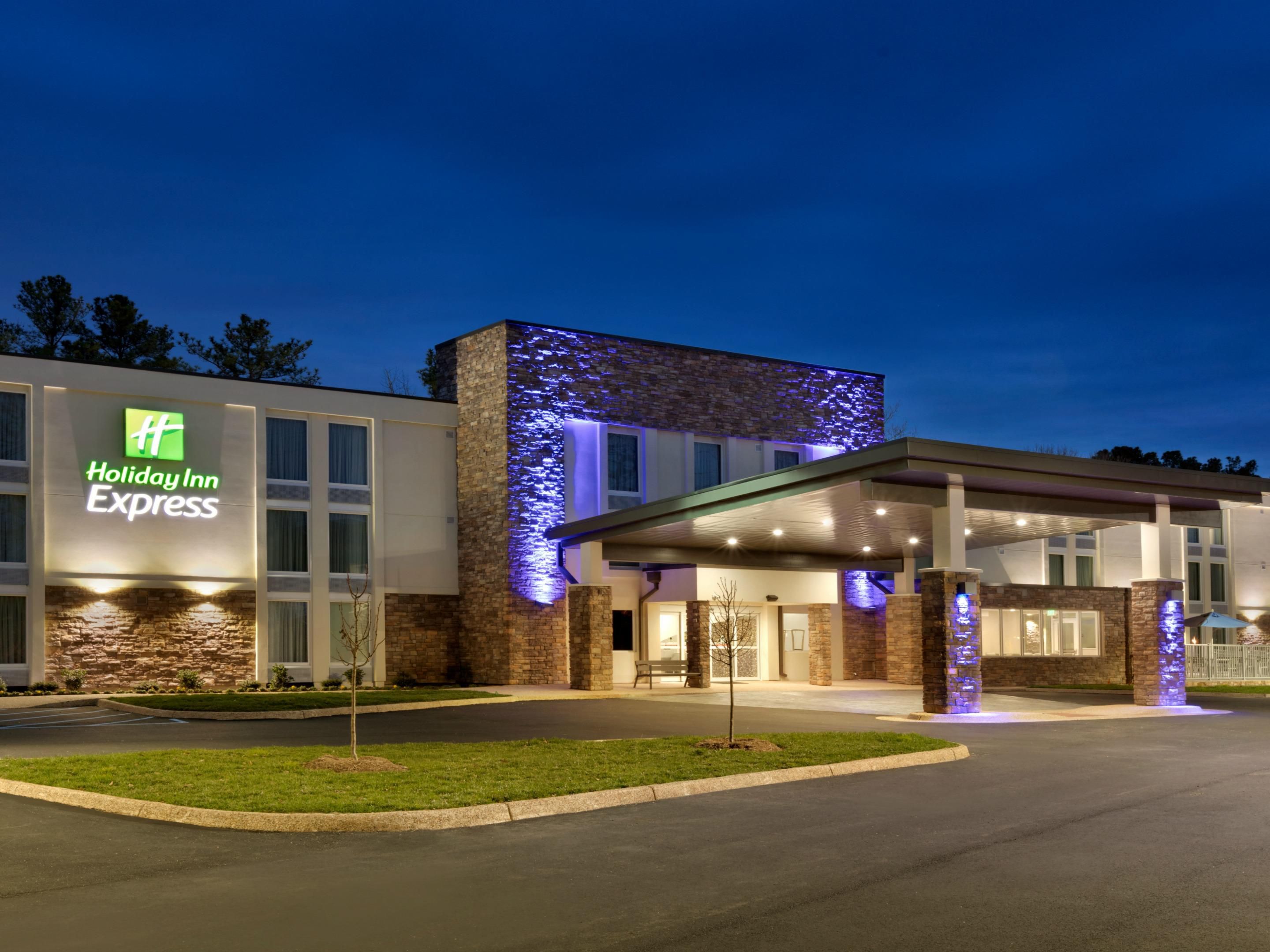 Williamsburg, VA Hotels | Holiday Inn Express Williamsburg Busch