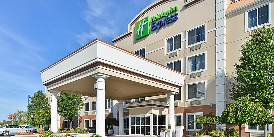 Wixom Hotels Near Suburban Collection Showplace Holiday Inn