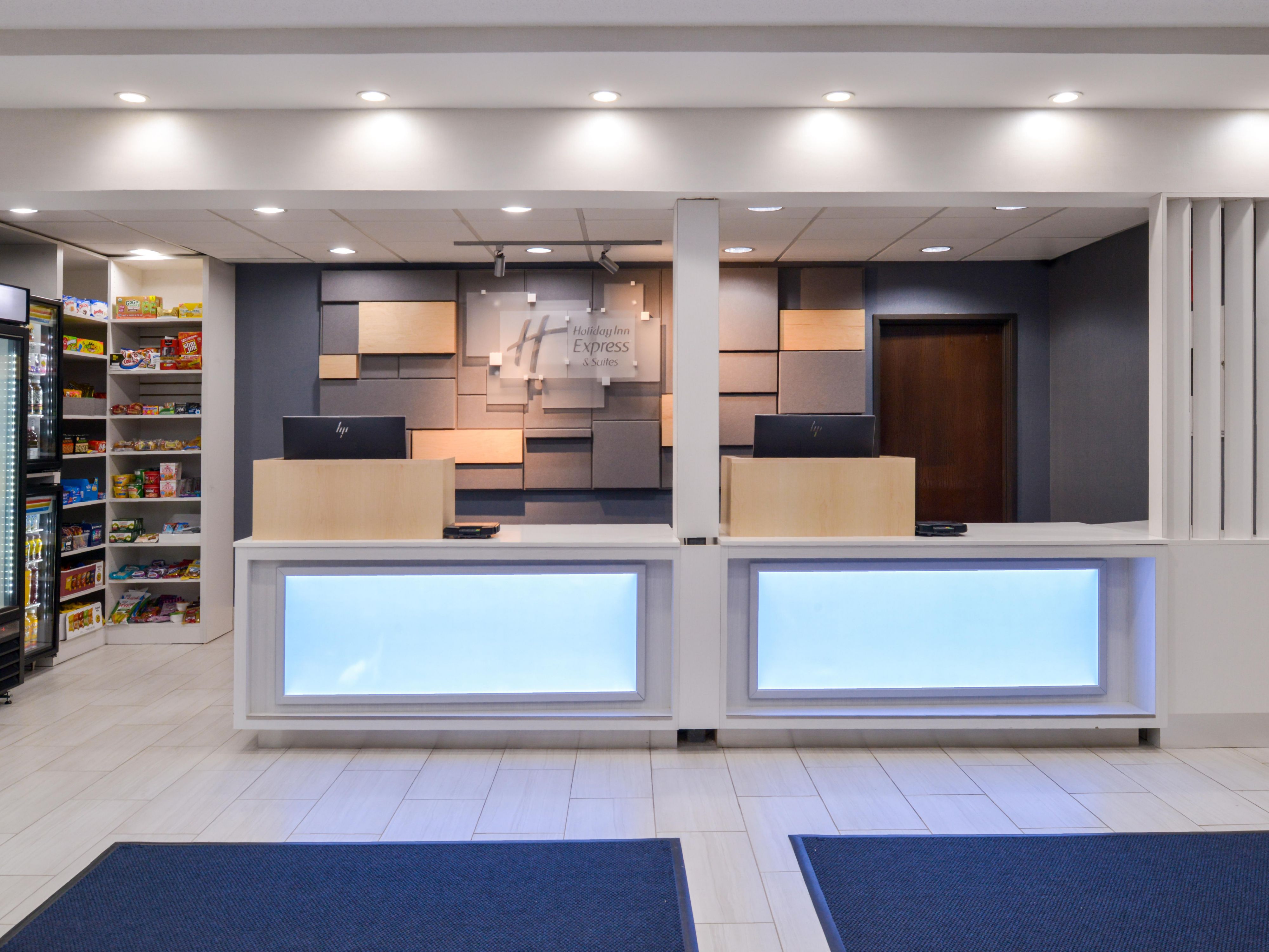 Wixom Hotels Near Suburban Collection Showplace Holiday Inn