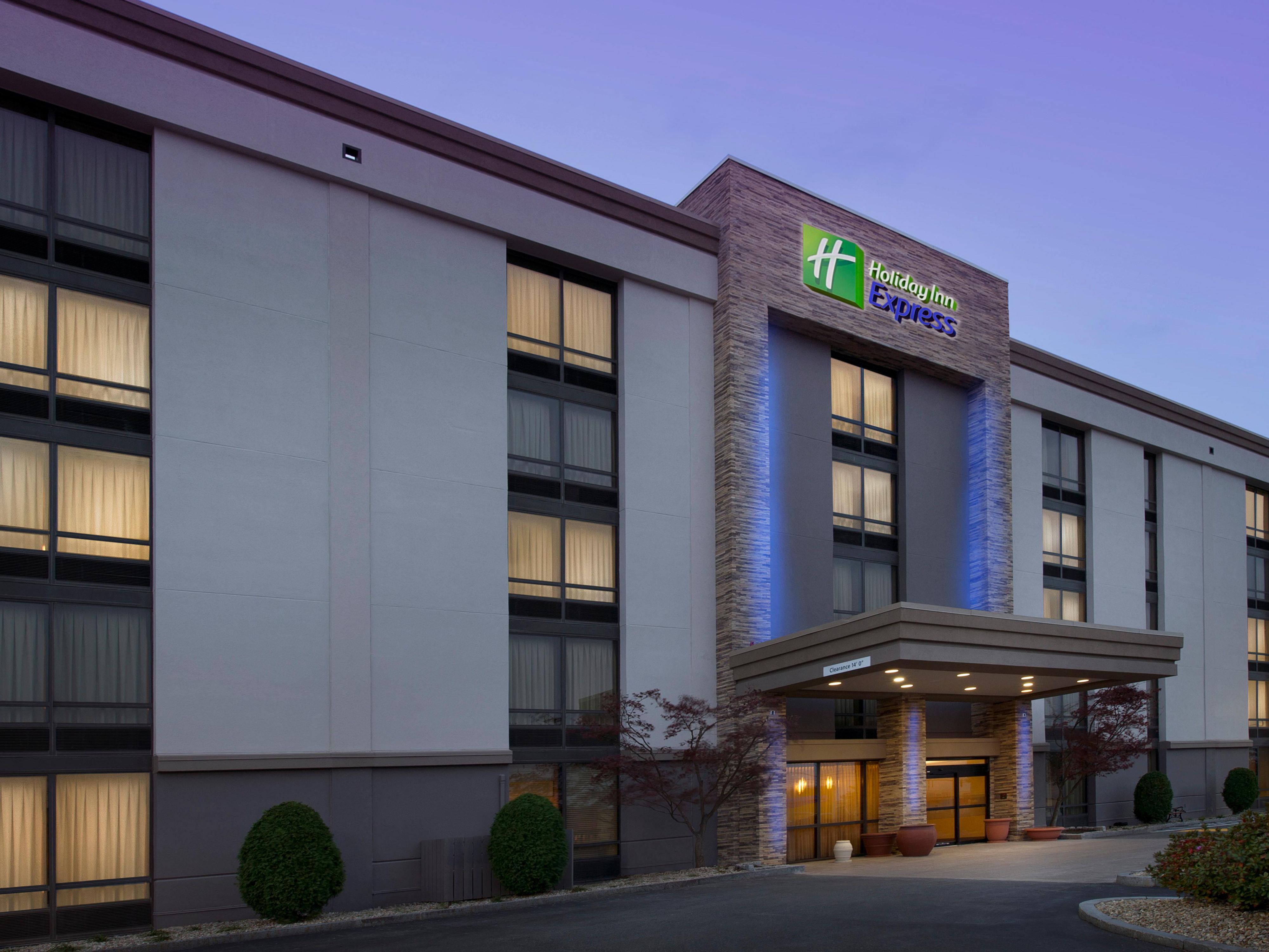 Holiday Inn Express Woburn 3281384583 4x3