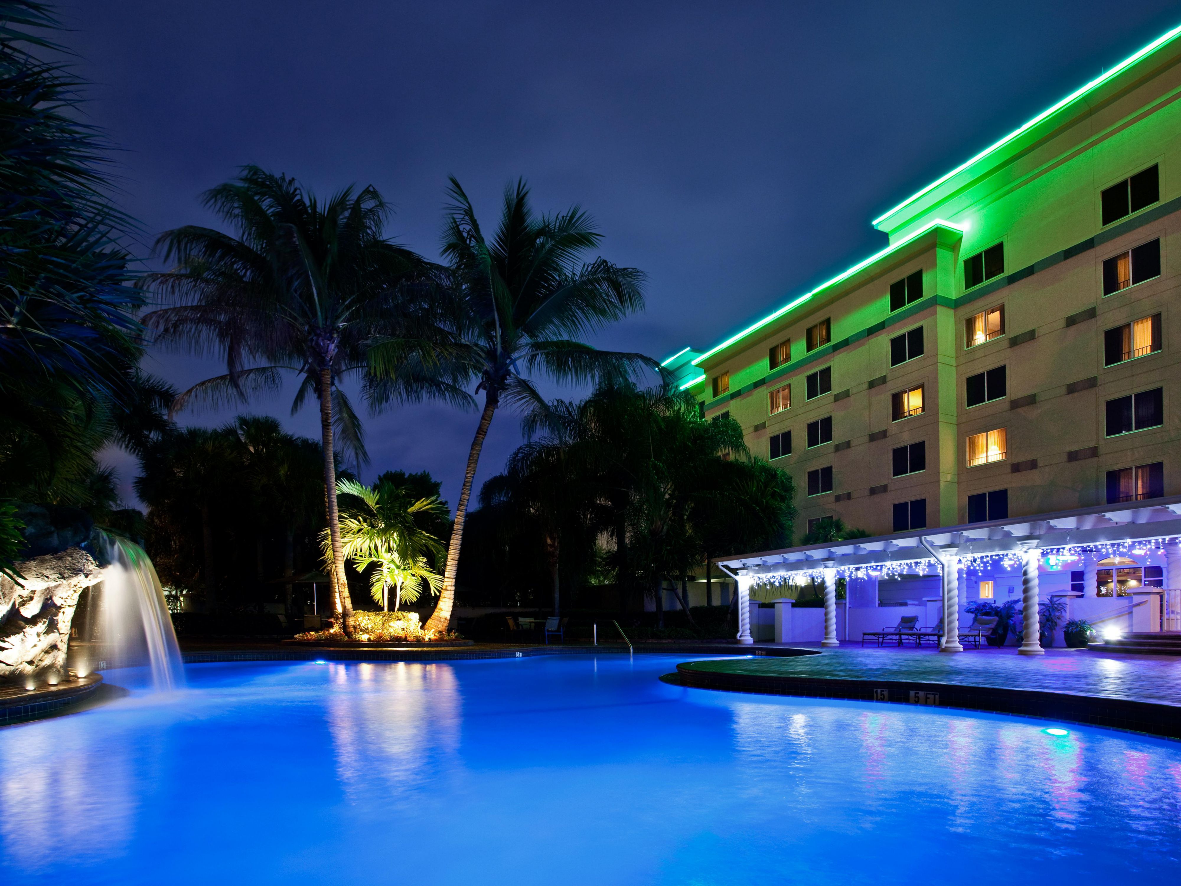 Unveiling the Enchanting Oasis of Holiday Inn Hollywood, FL: A Haven of ...