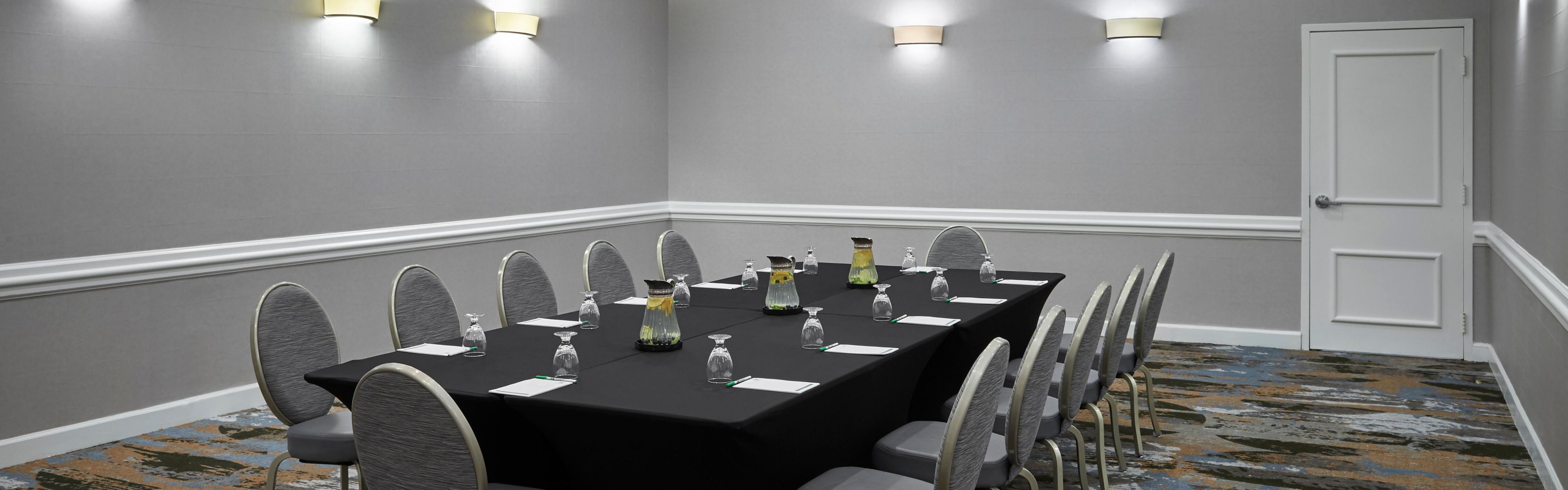 Holiday Inn Hotel Suites Alexandria Old Town Hotel Groups