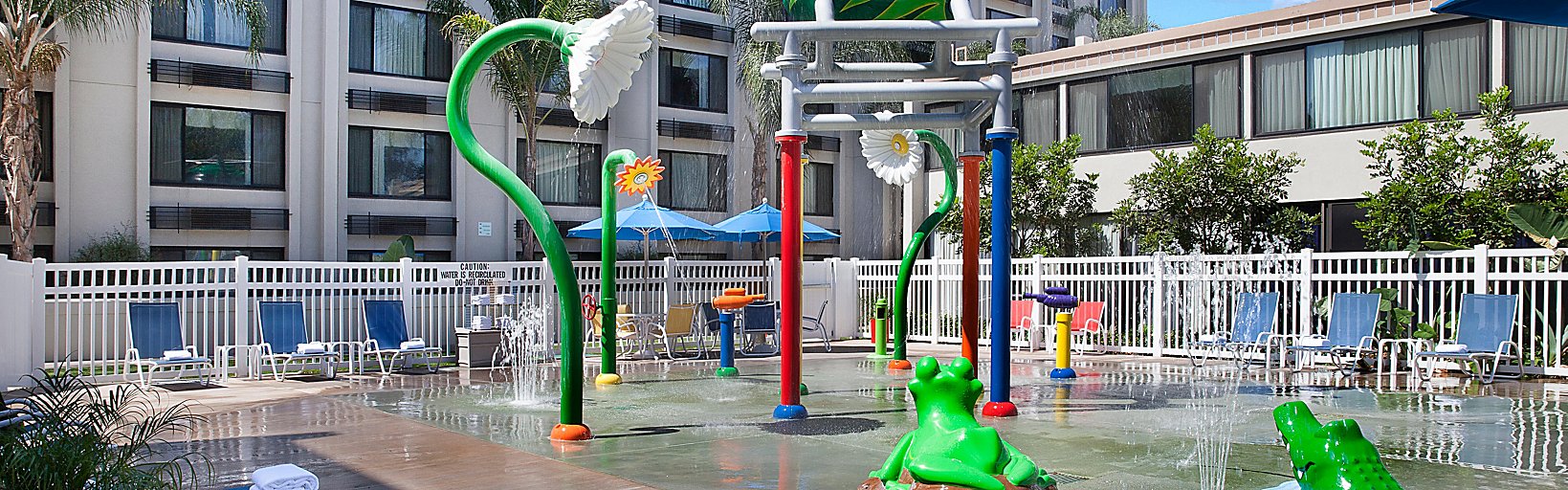 Holiday Inn Hotel Suites Anaheim 1 Blk Disneyland