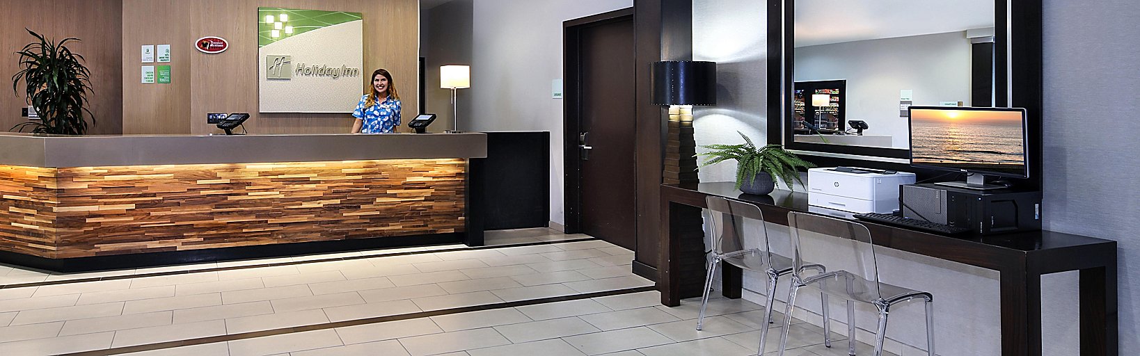 Anaheim Hotels Near Disneyland Ca Holiday Inn Suites