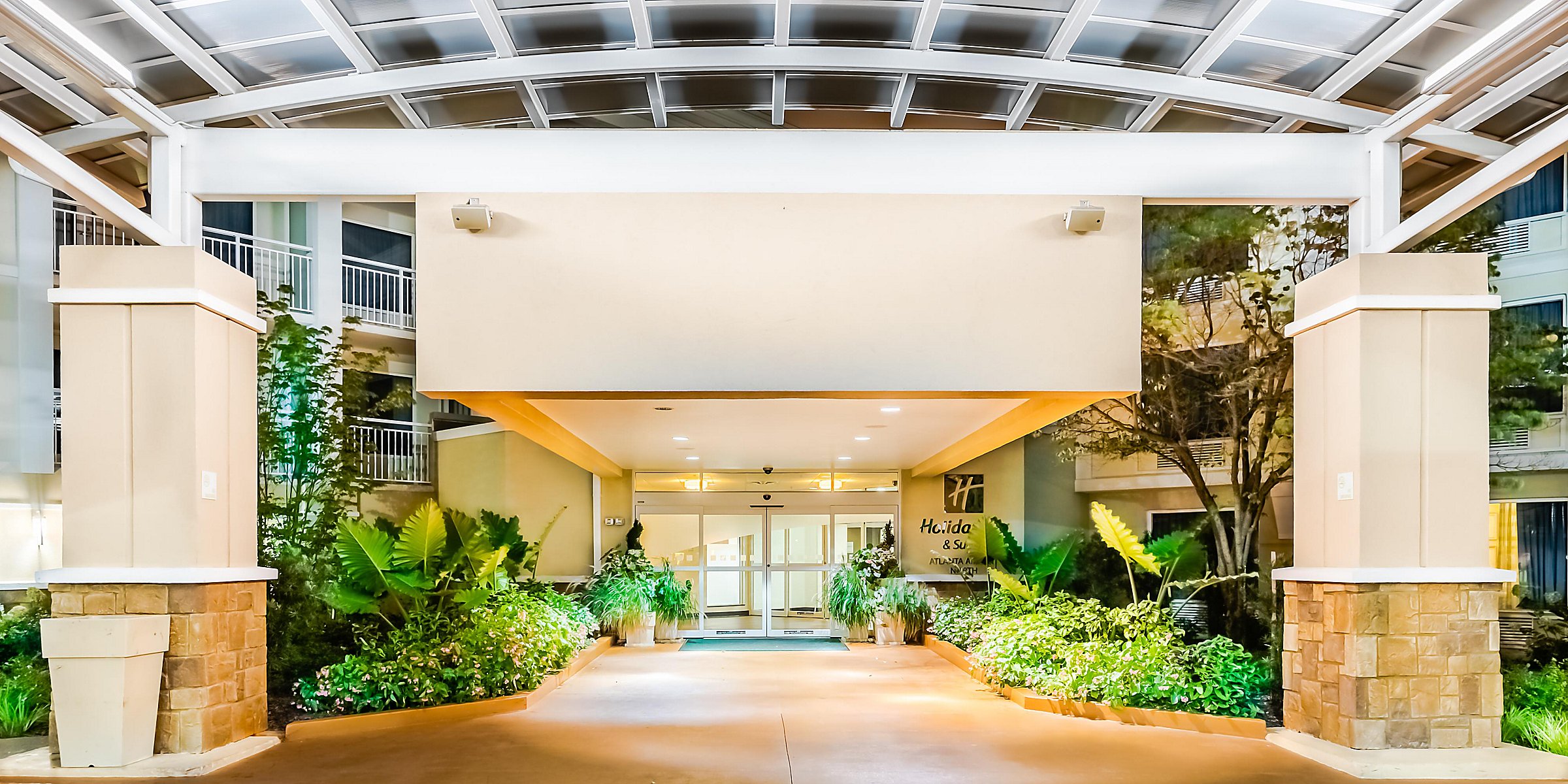 Pet Friendly Hotels Near Atlanta Airport Holiday Inn Suites