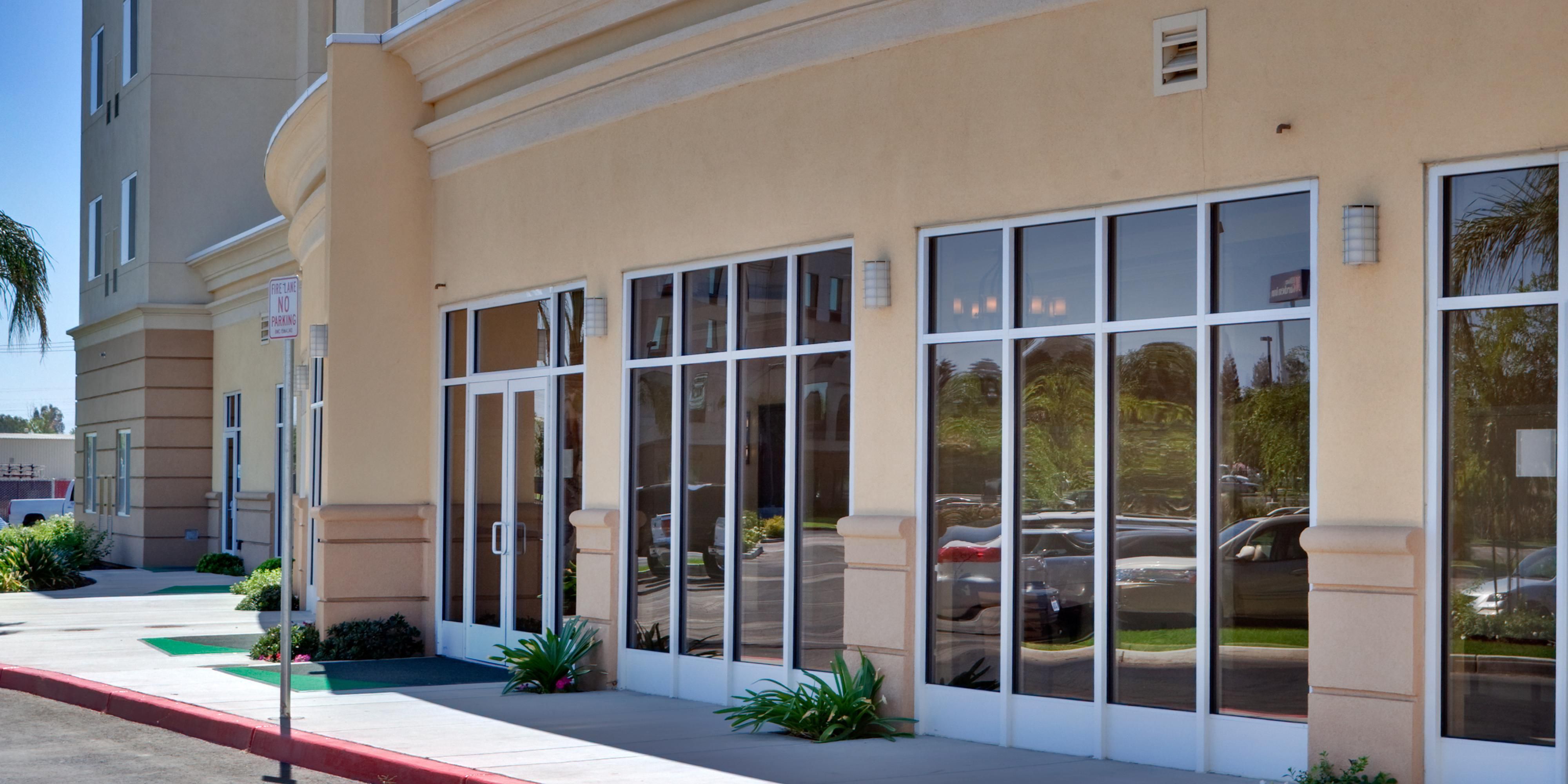 Holiday Inn Hotel Suites Bakersfield Hotel By Ihg