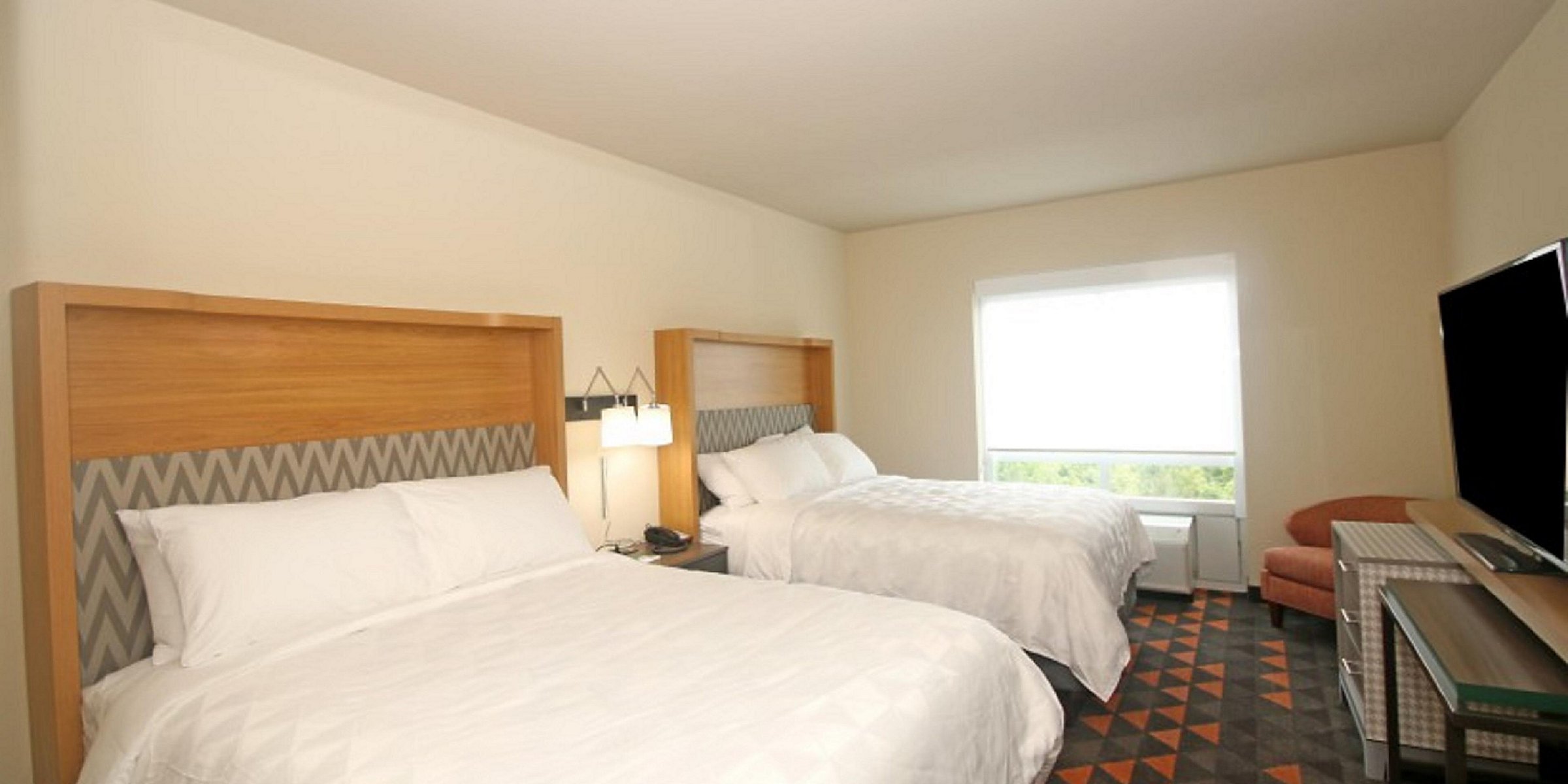 Holiday Inn Hotel Suites Fayetteville W Fort Bragg Area