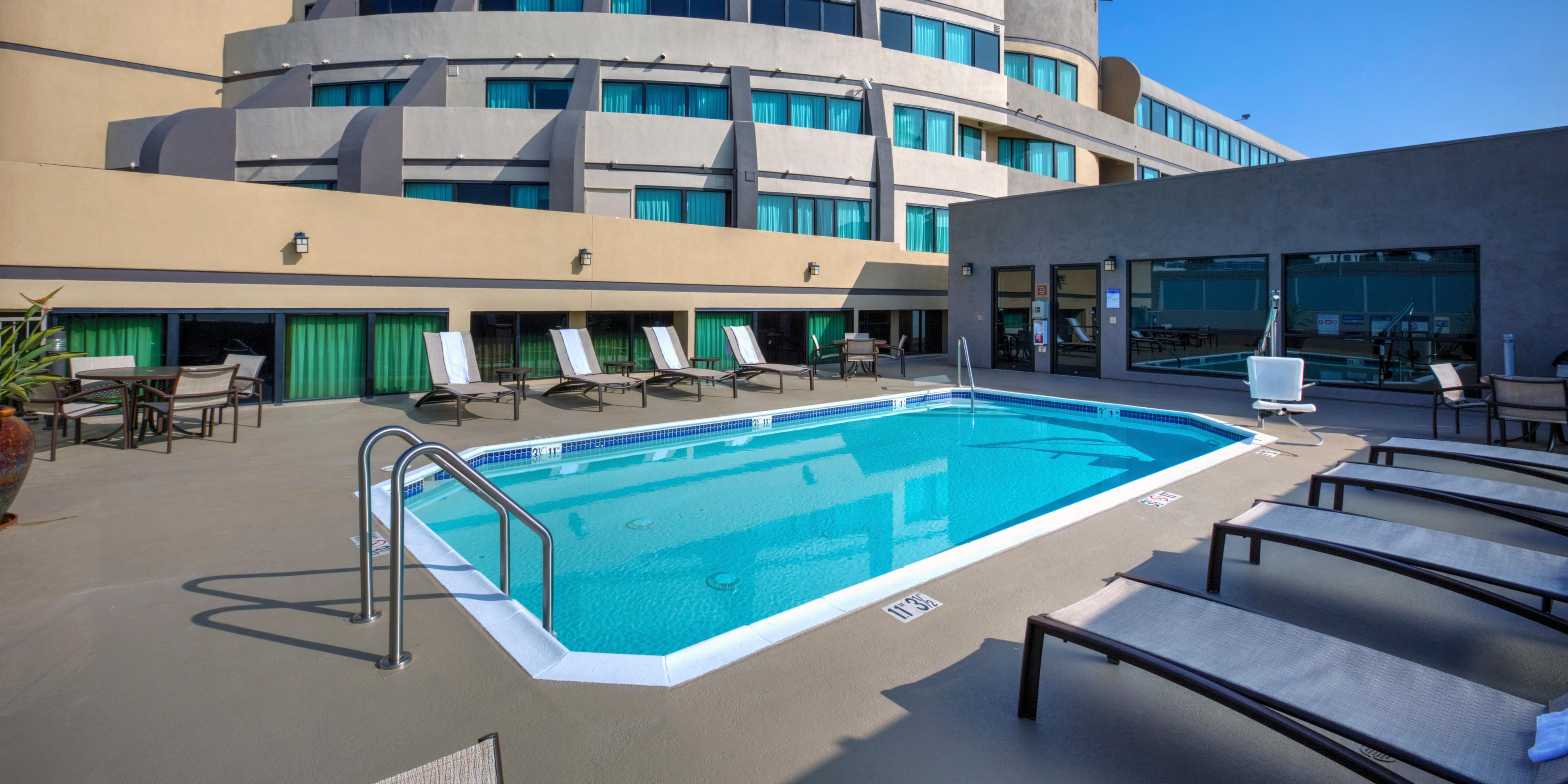 Hotels In Fullerton Ca Holiday Inn Suites Anaheim Fullerton