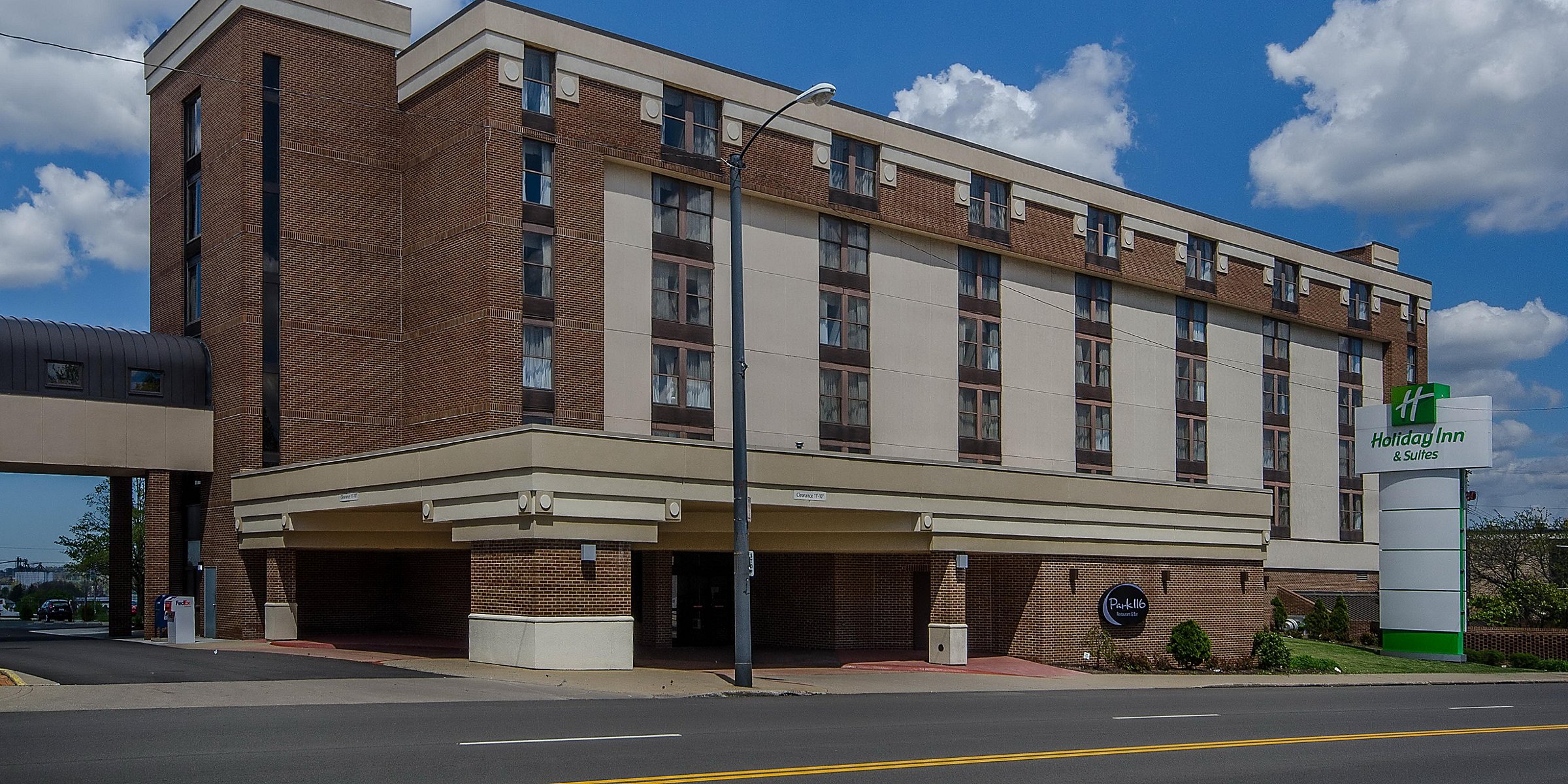 Family Hotels In Mansfield Ohio Holiday Inn Suites Mansfield