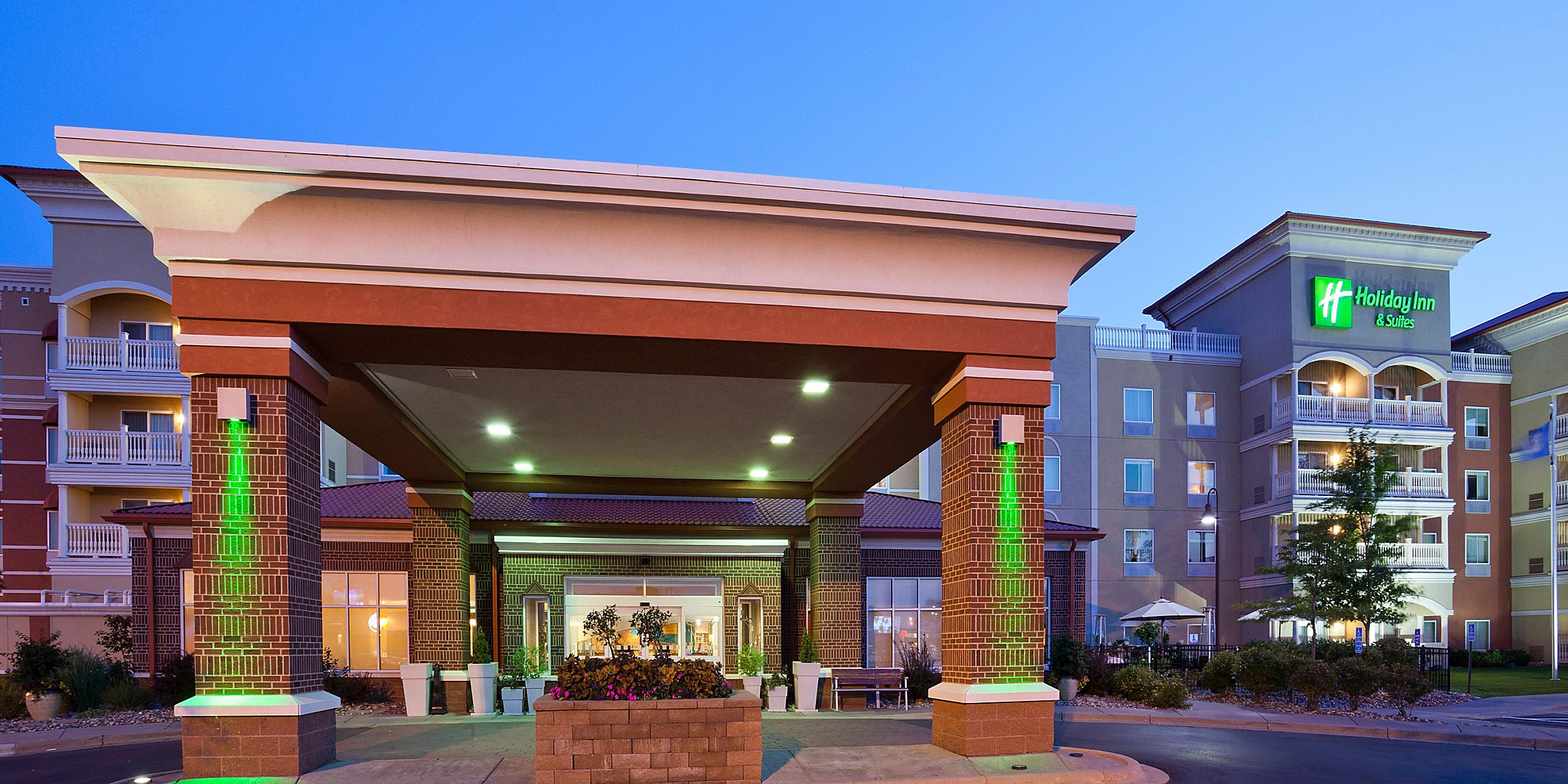 Holiday Inn Hotel Suites Maple Grove Nw Mpls Arbor Lks - 