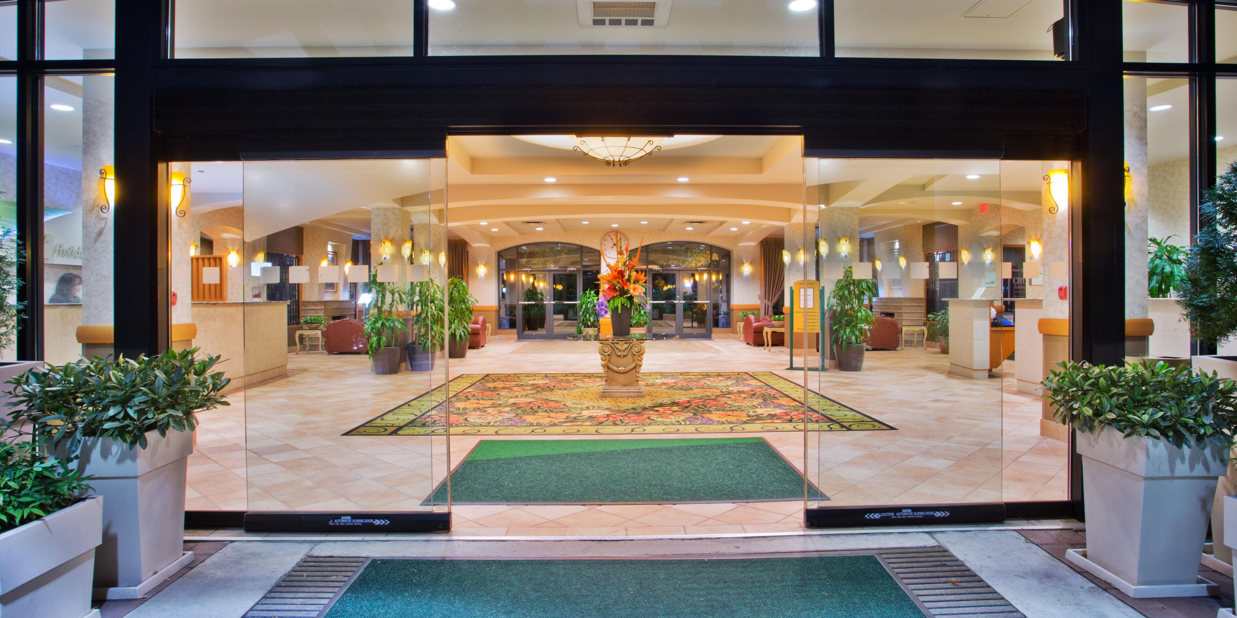 Holiday Inn Hotel Suites North Vancouver Hotel By Ihg