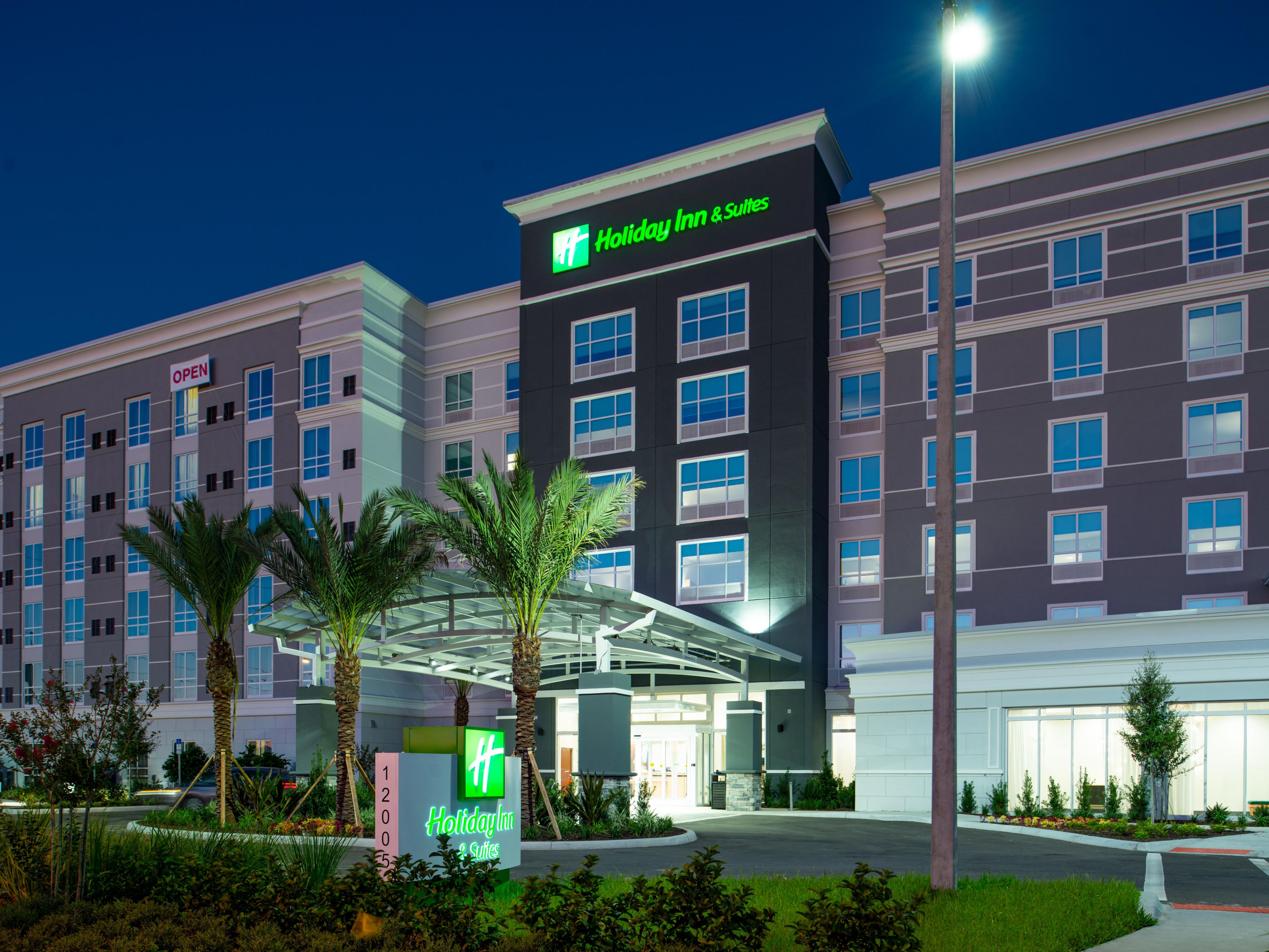 International Drive Orlando Hotels Holiday Inn Suites Orlando