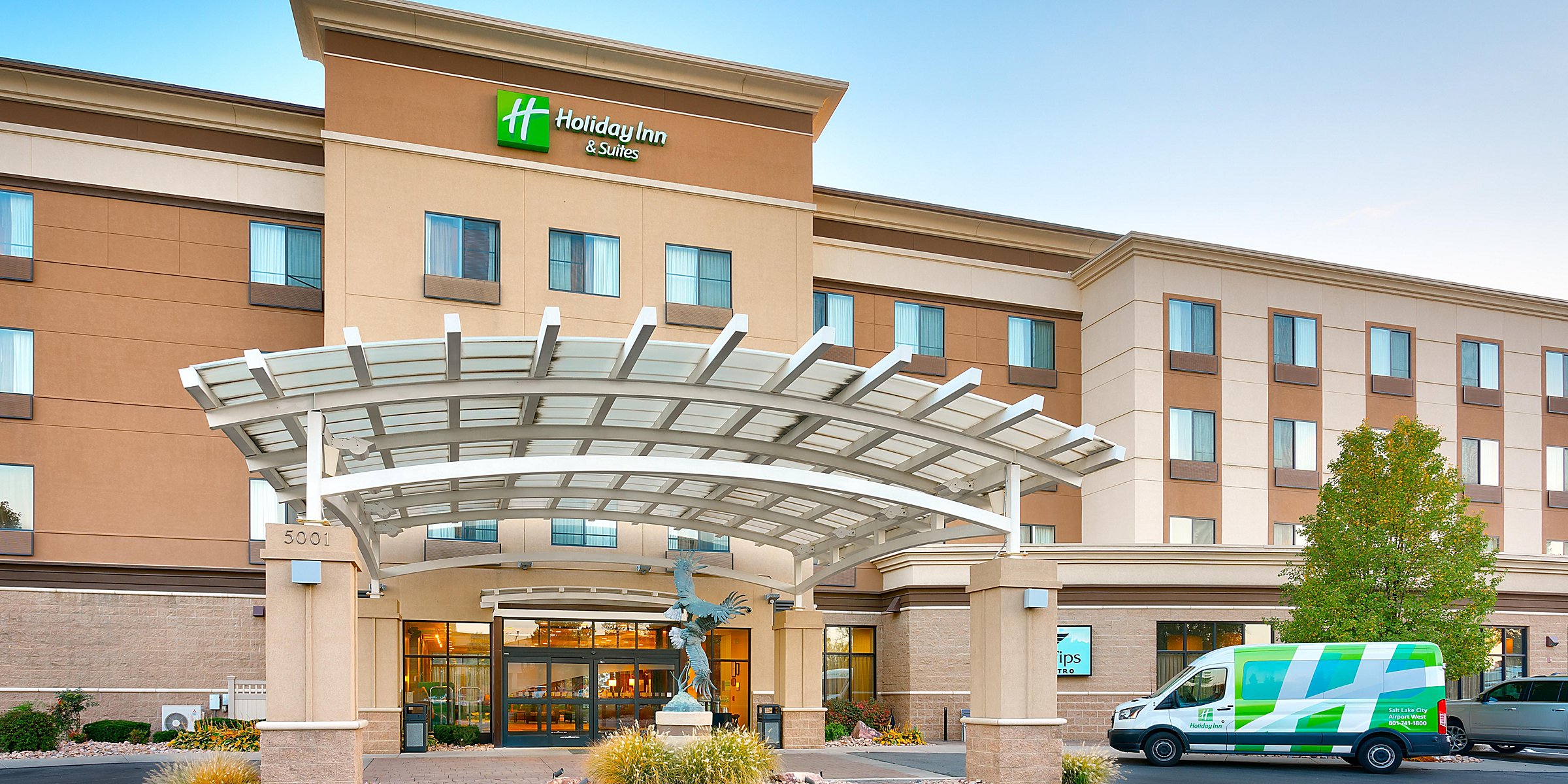 Airport Hotels With Free Shuttle Holiday Inn Suites Salt Lake