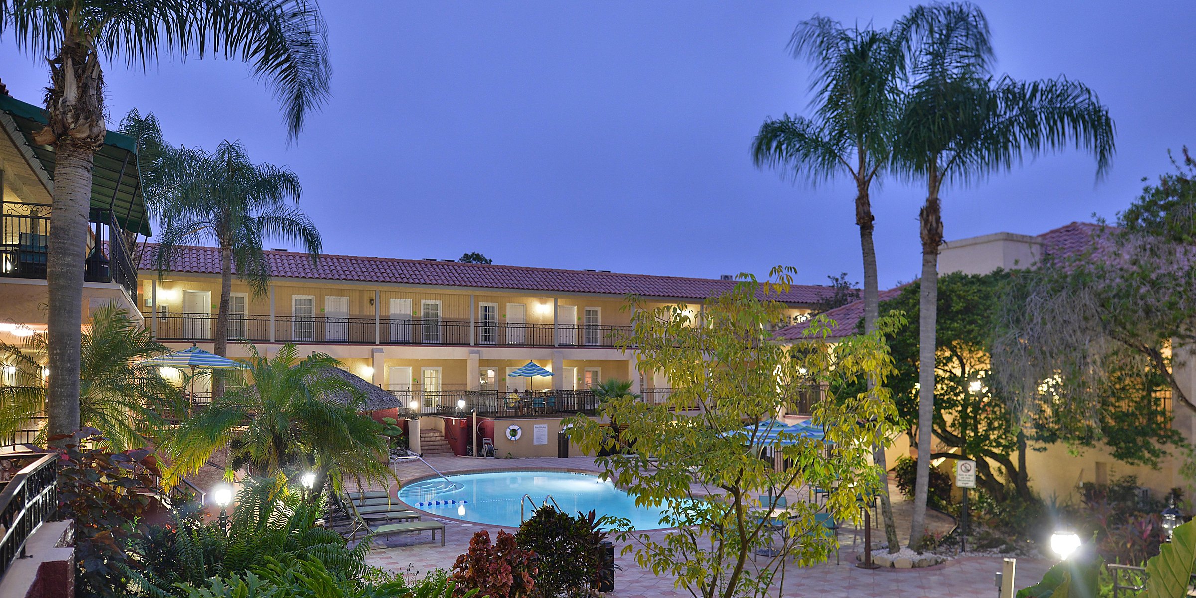 Busch Gardens Hotels Holiday Inn Suites Tampa N Busch - 