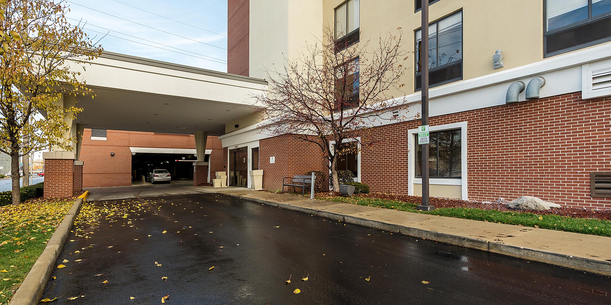 Downtown Hotels Near Lucas Oil Stadium Holiday Inn Indianapolis