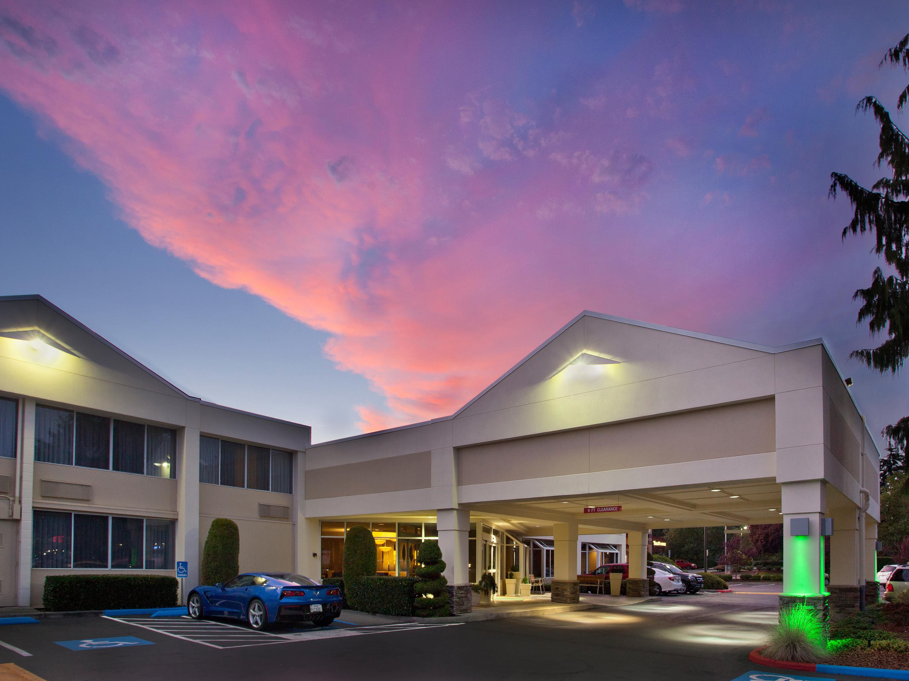 Issaquah Hotels Near Snoqualmie Falls Holiday Inn Seattle Issaquah