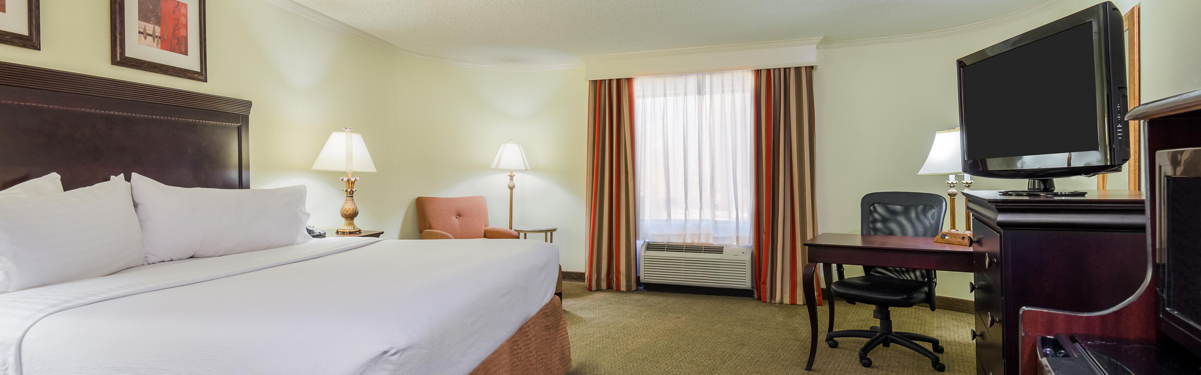 Holiday Inn Mobile Dwtn Hist District Room Pictures Amenities