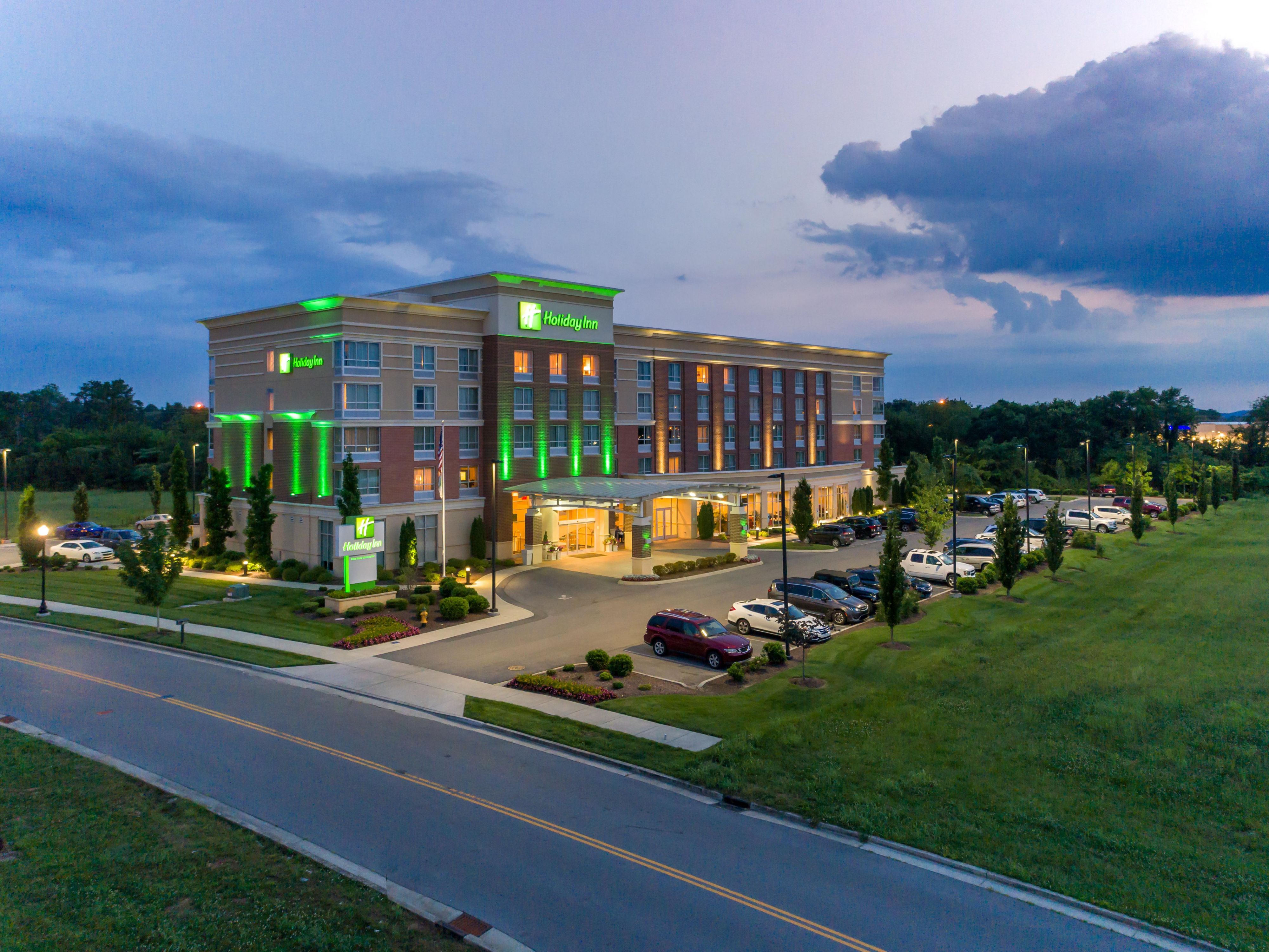 Best Hotels South Of Nashville For Families Near MTSU Holiday Inn 