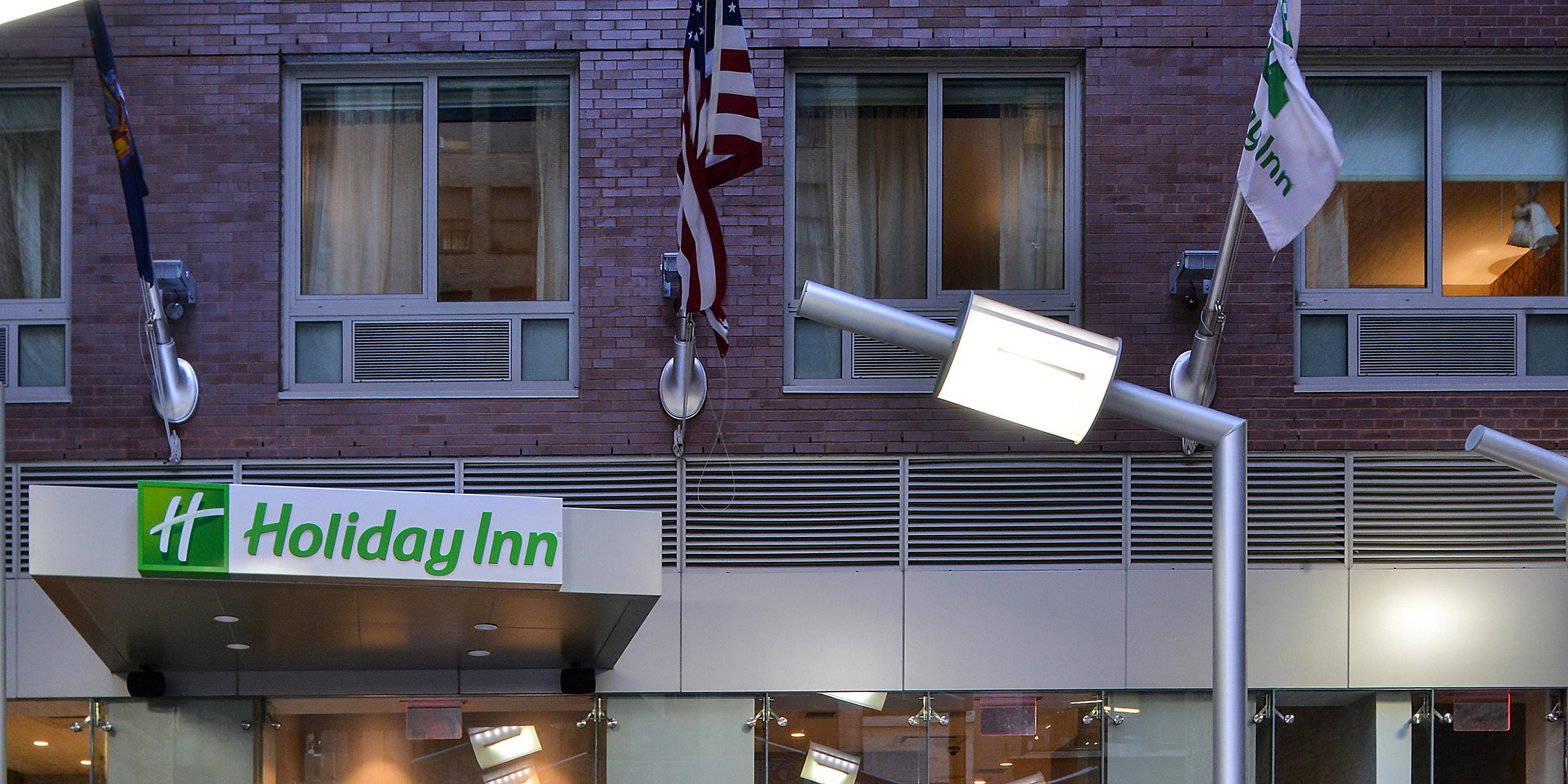 Hotels In Midtown West Manhattan Holiday Inn Nyc Times Square