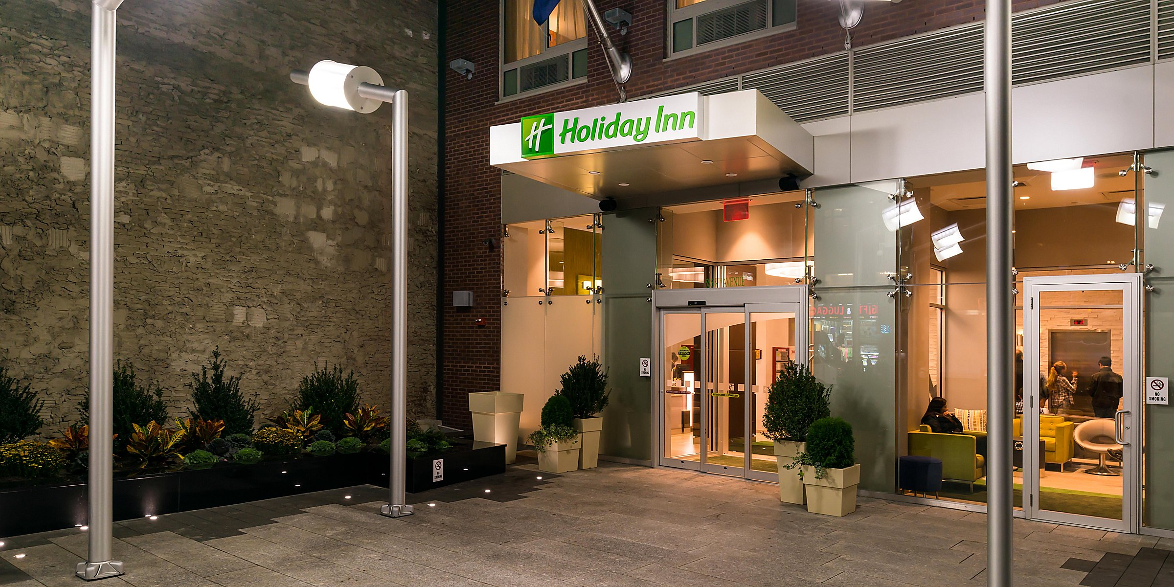 Hotels In Midtown West Manhattan Holiday Inn Nyc Times Square