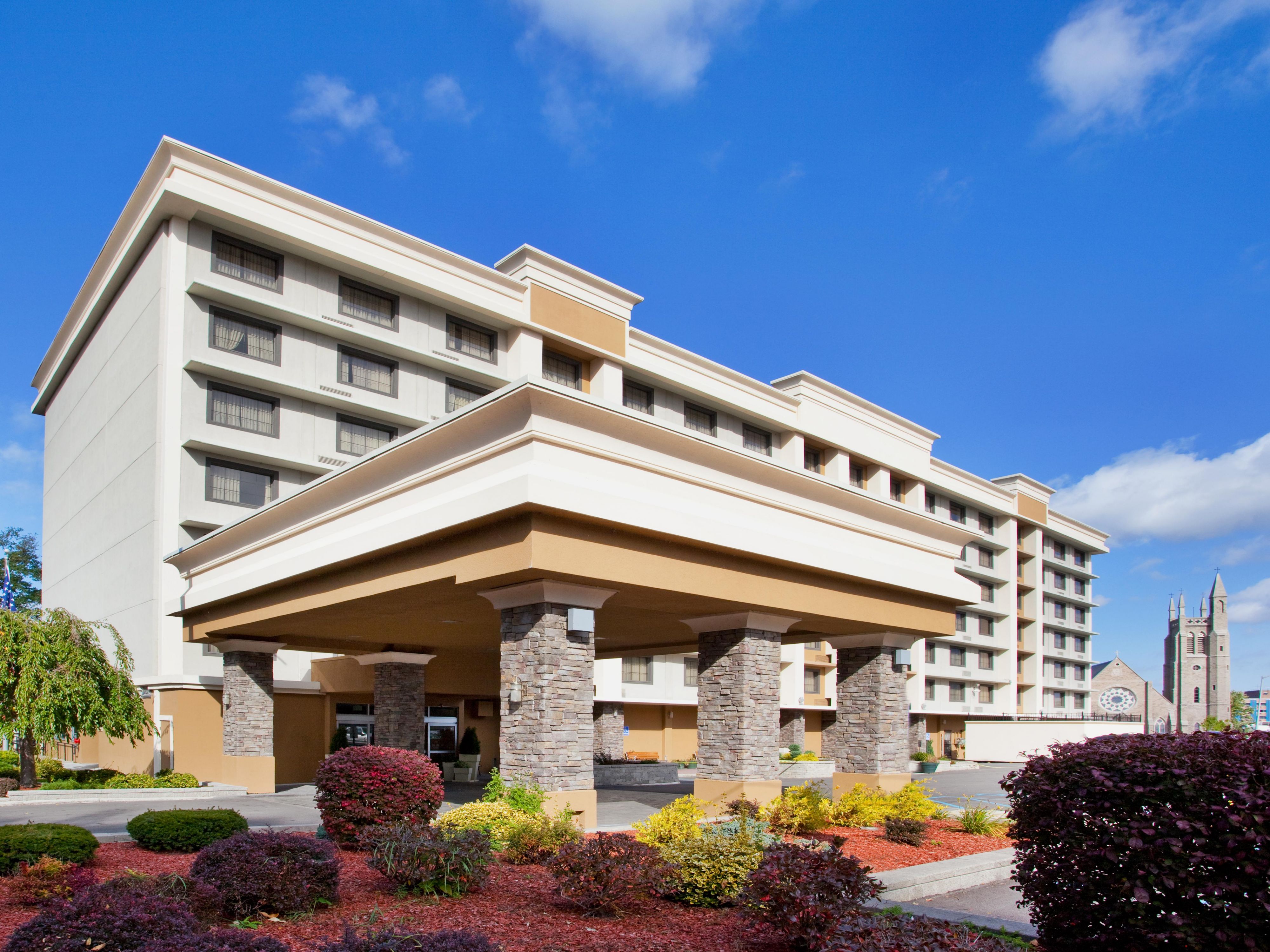 Hotels Near Niagara Falls USA Side Holiday Inn Niagara 