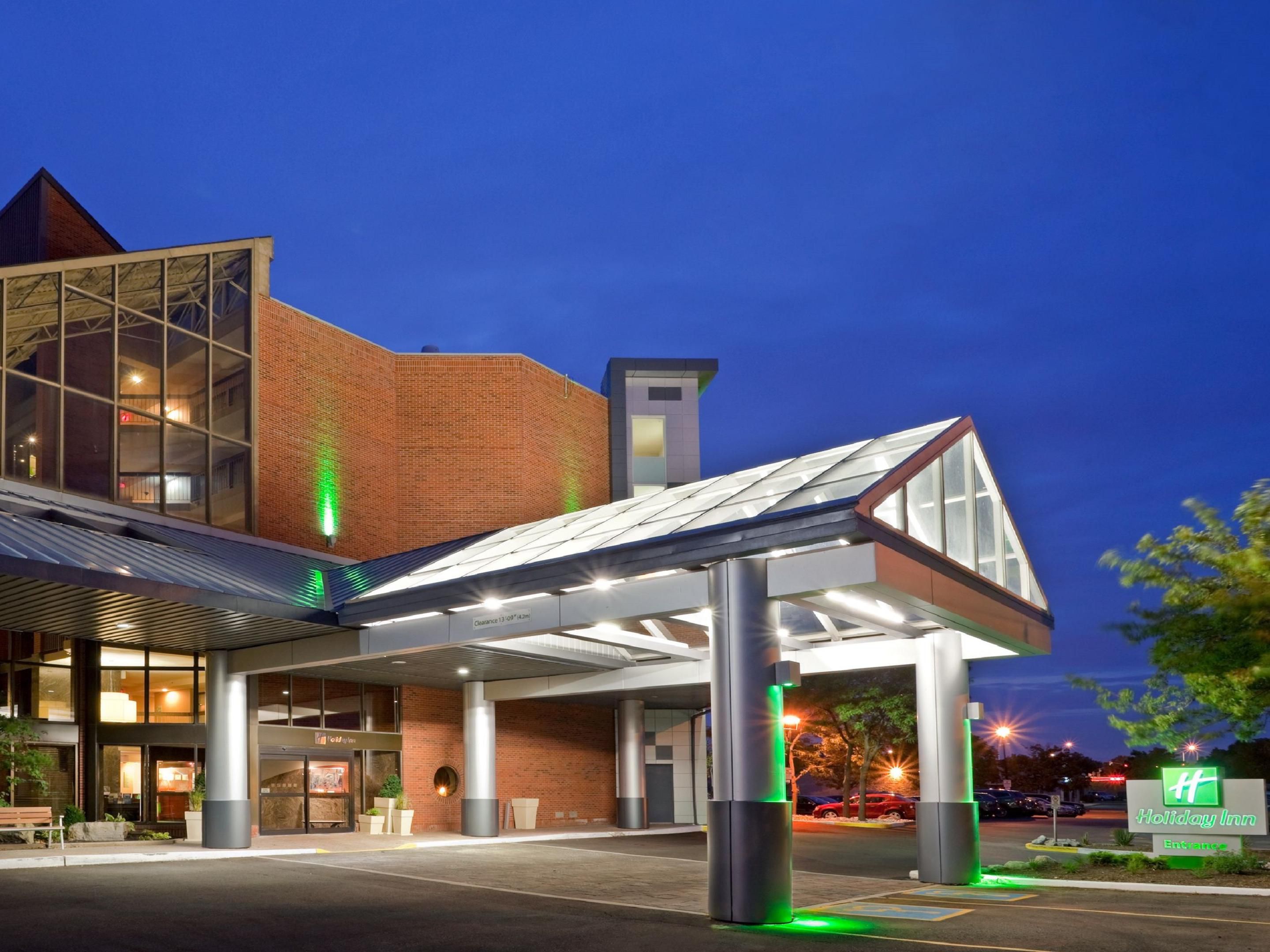 Oakville Hotels near Lake Ontario | Holiday Inn Oakville ...