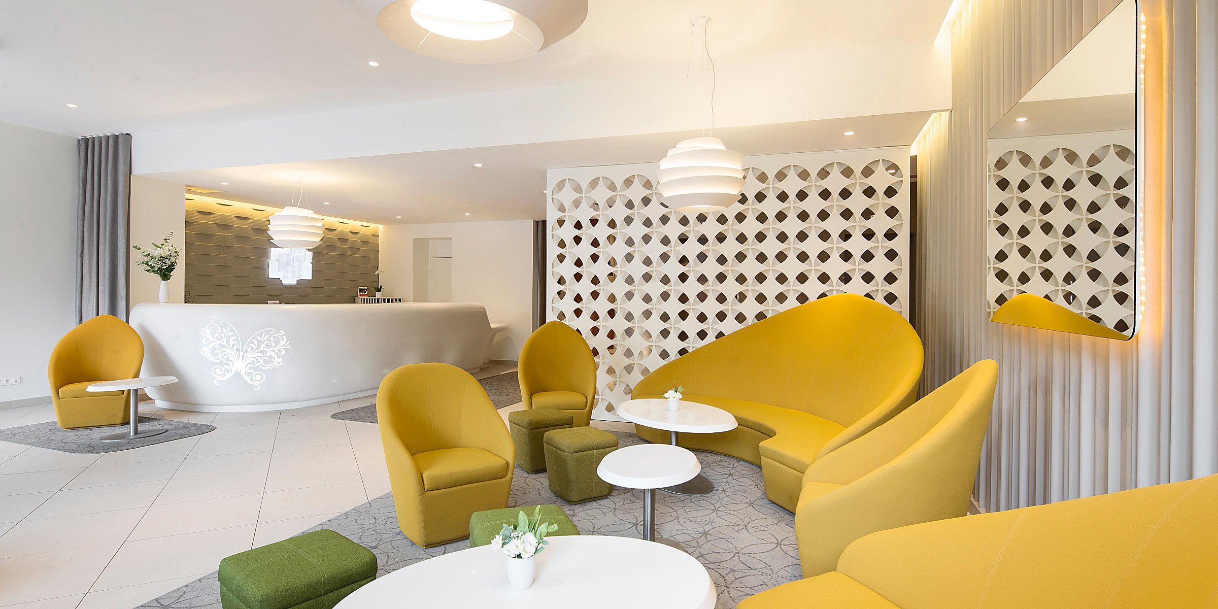 Family Friendly Hotels Near Gare Du Nord Holiday Inn Paris