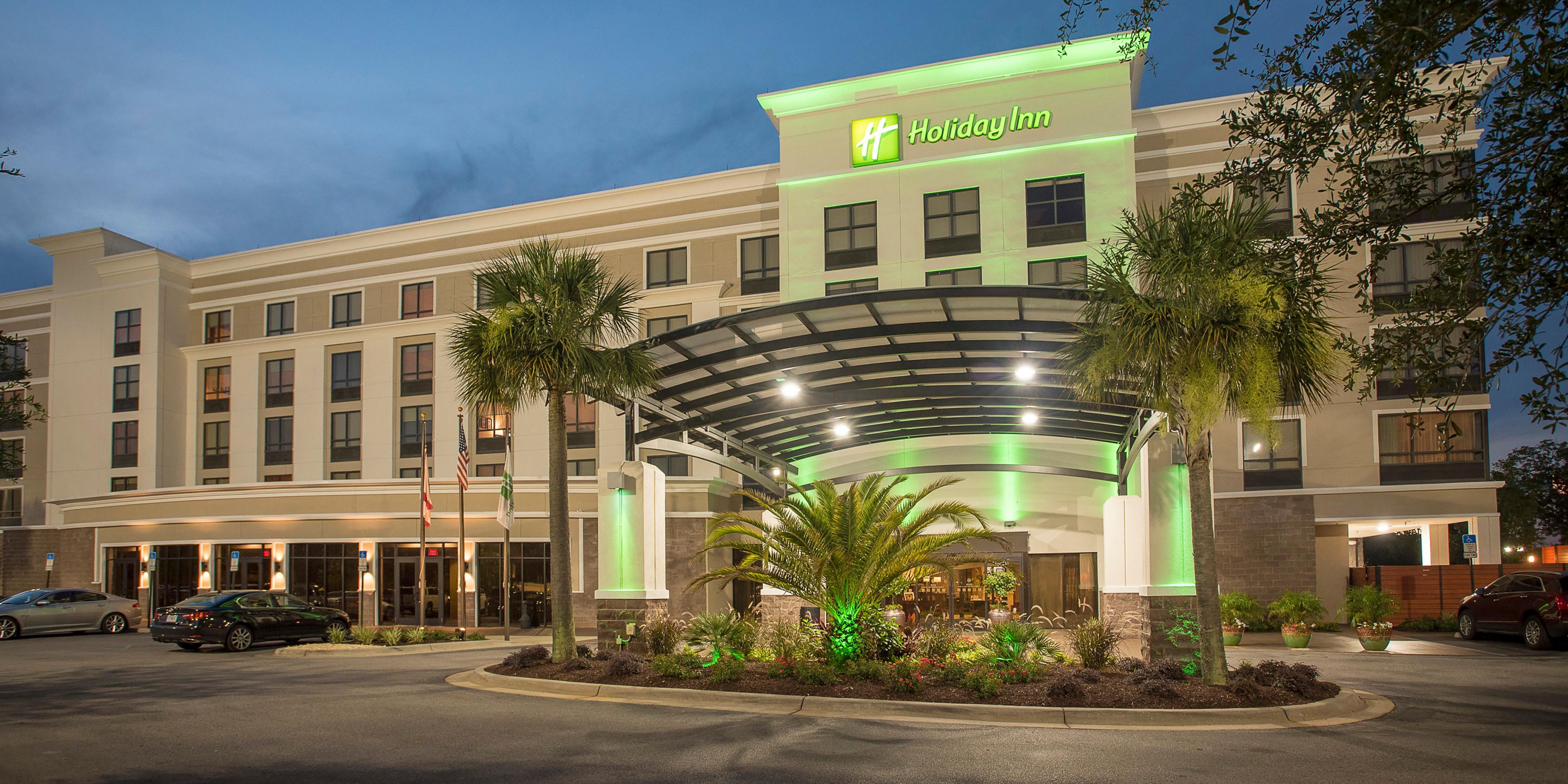 holiday inn pensacola 5594424151 2x1?wid=2400&hei=1200&qlt=85,0&resMode=sharp2&op_usm=1