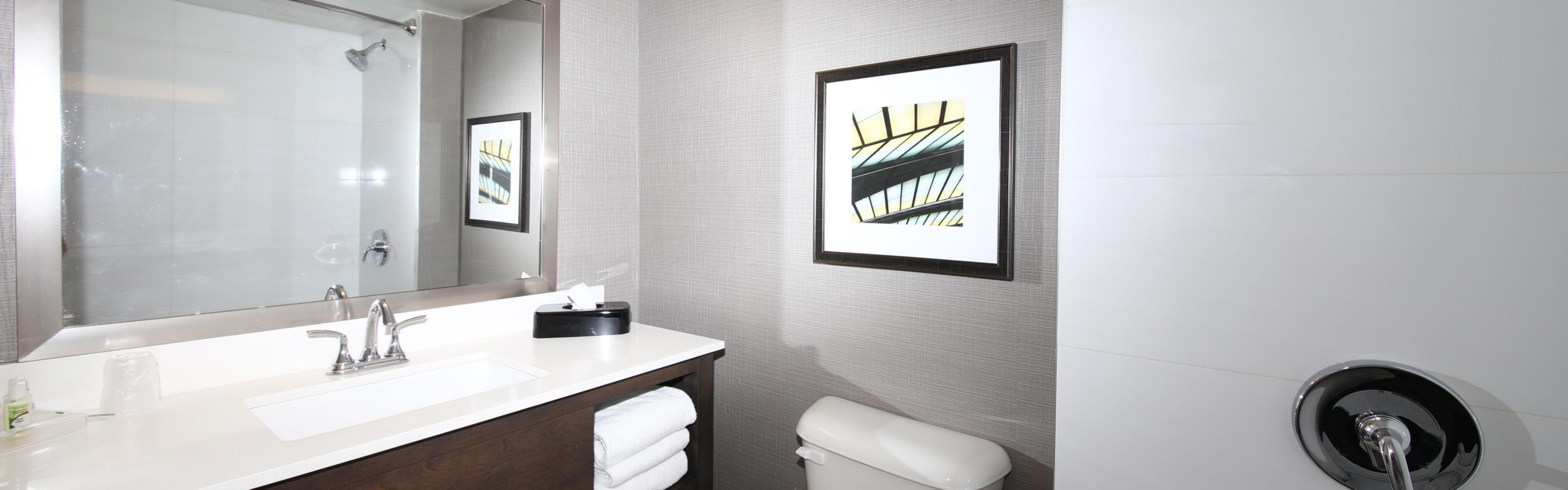 Holiday Inn Peterborough Waterfront Room Pictures Amenities