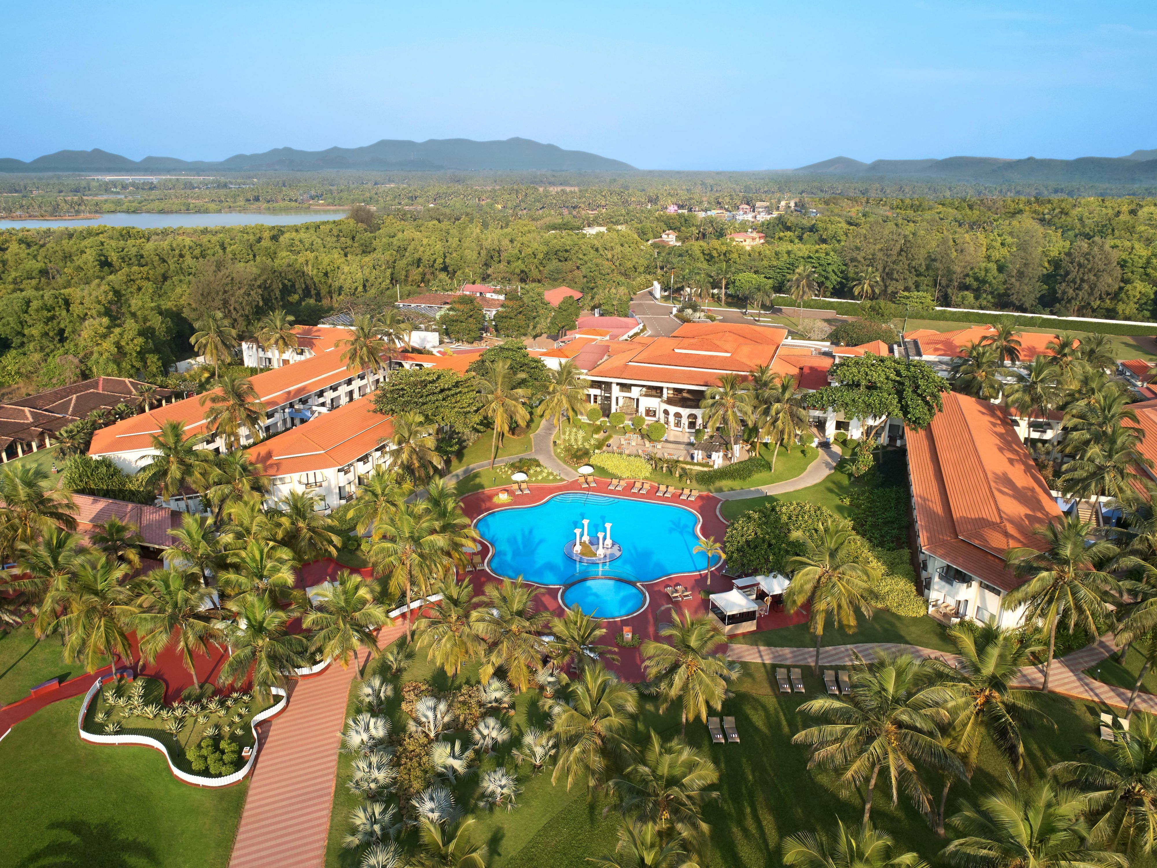 Holiday Inn Resort Goa Buchen Sie Ihren Aufenthalt In Goa