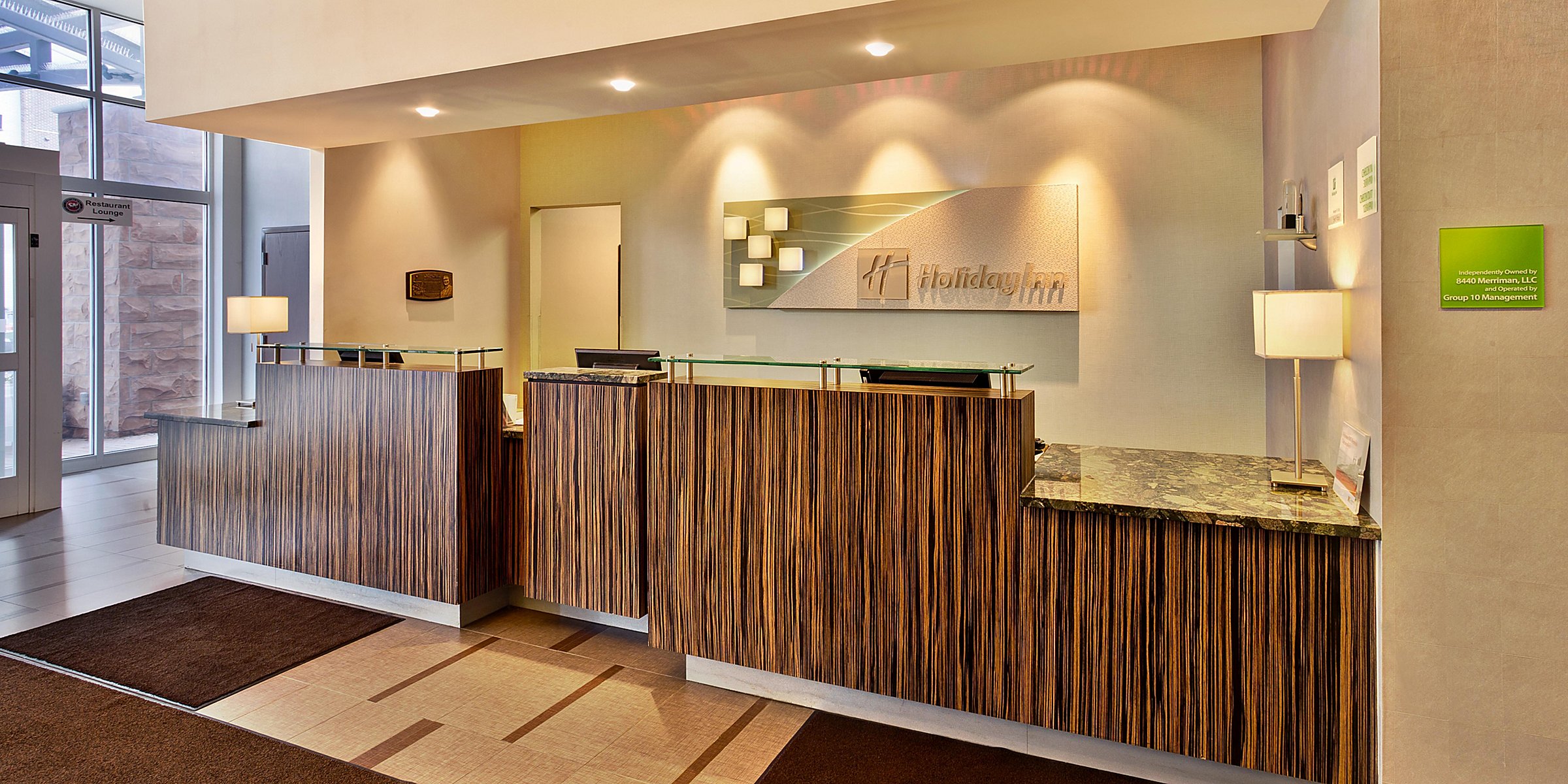 Family Friendly Detroit Airport Hotels In Romulus Mi Holiday