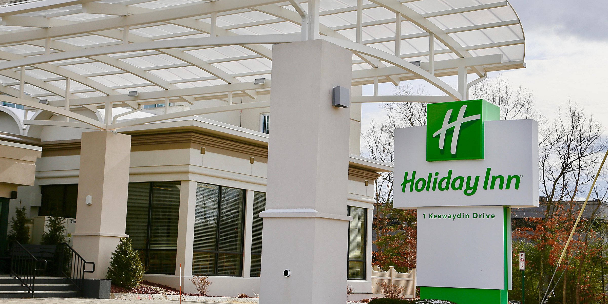 Hotels In Salem Nh Near Canobie Lake Park Holiday Inn Salem I