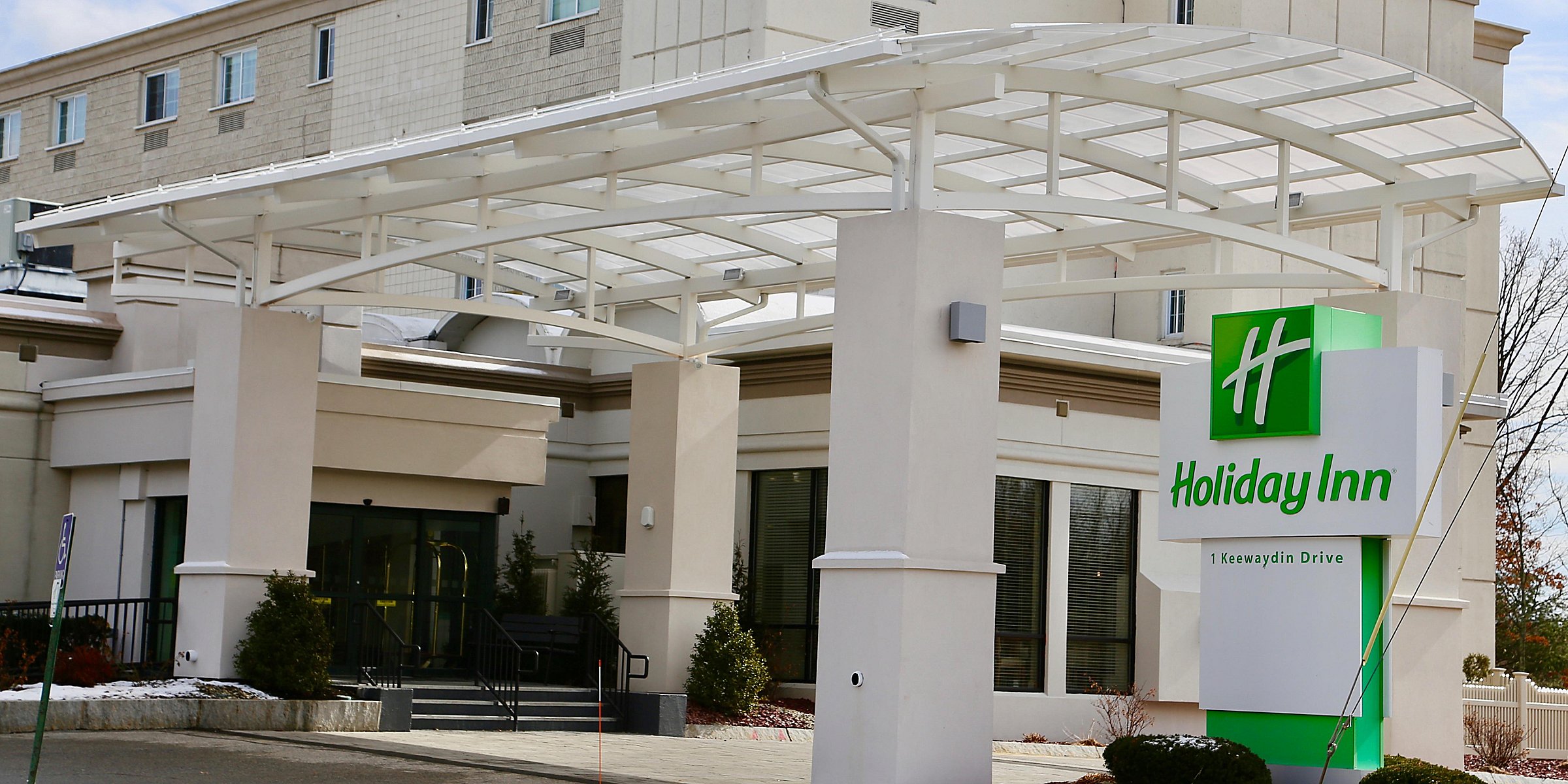 Hotels In Salem Nh Near Canobie Lake Park Holiday Inn Salem I