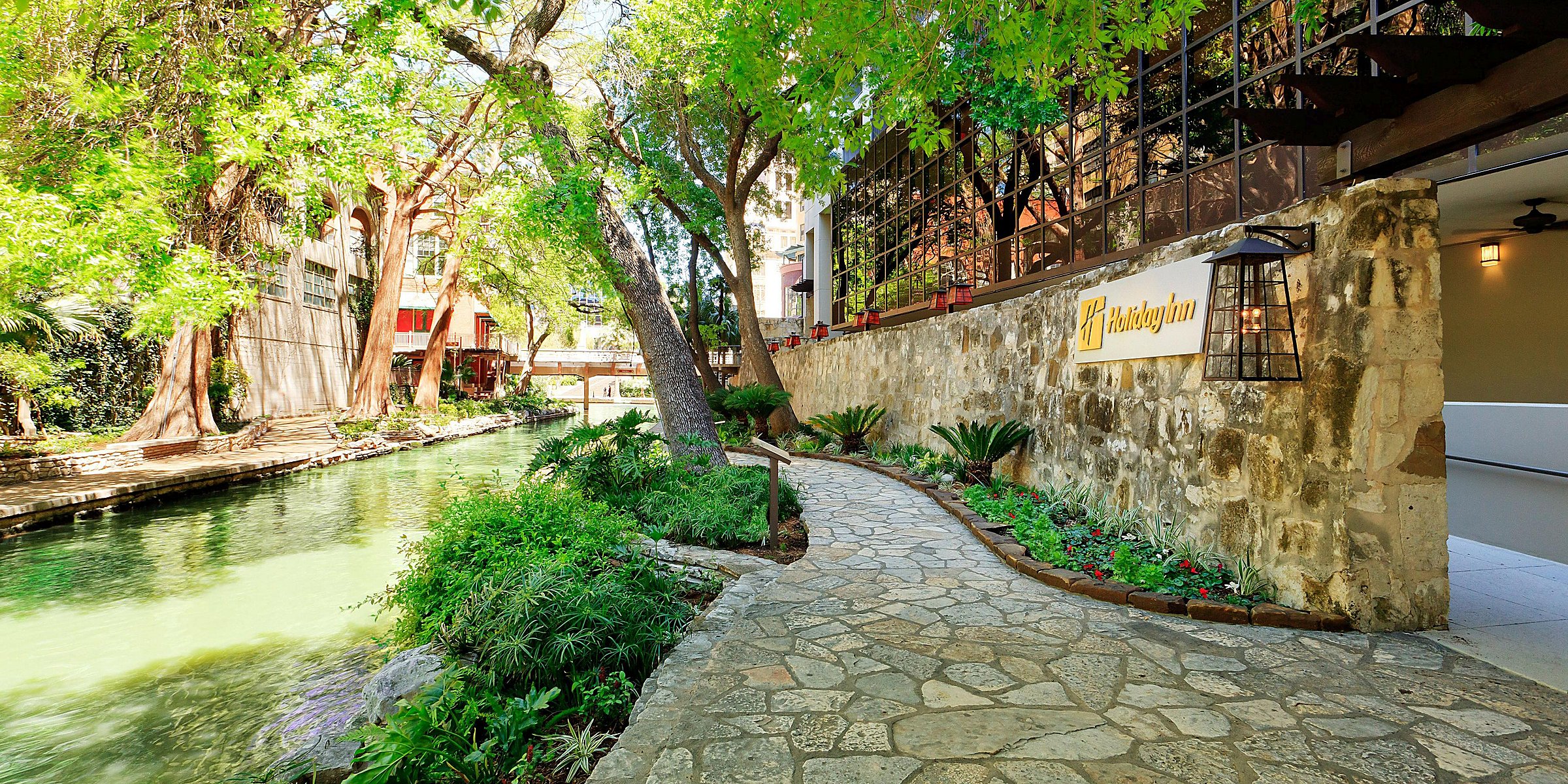 Hotels Near San Antonio Riverwalk Holiday Inn San Antonio Riverwalk