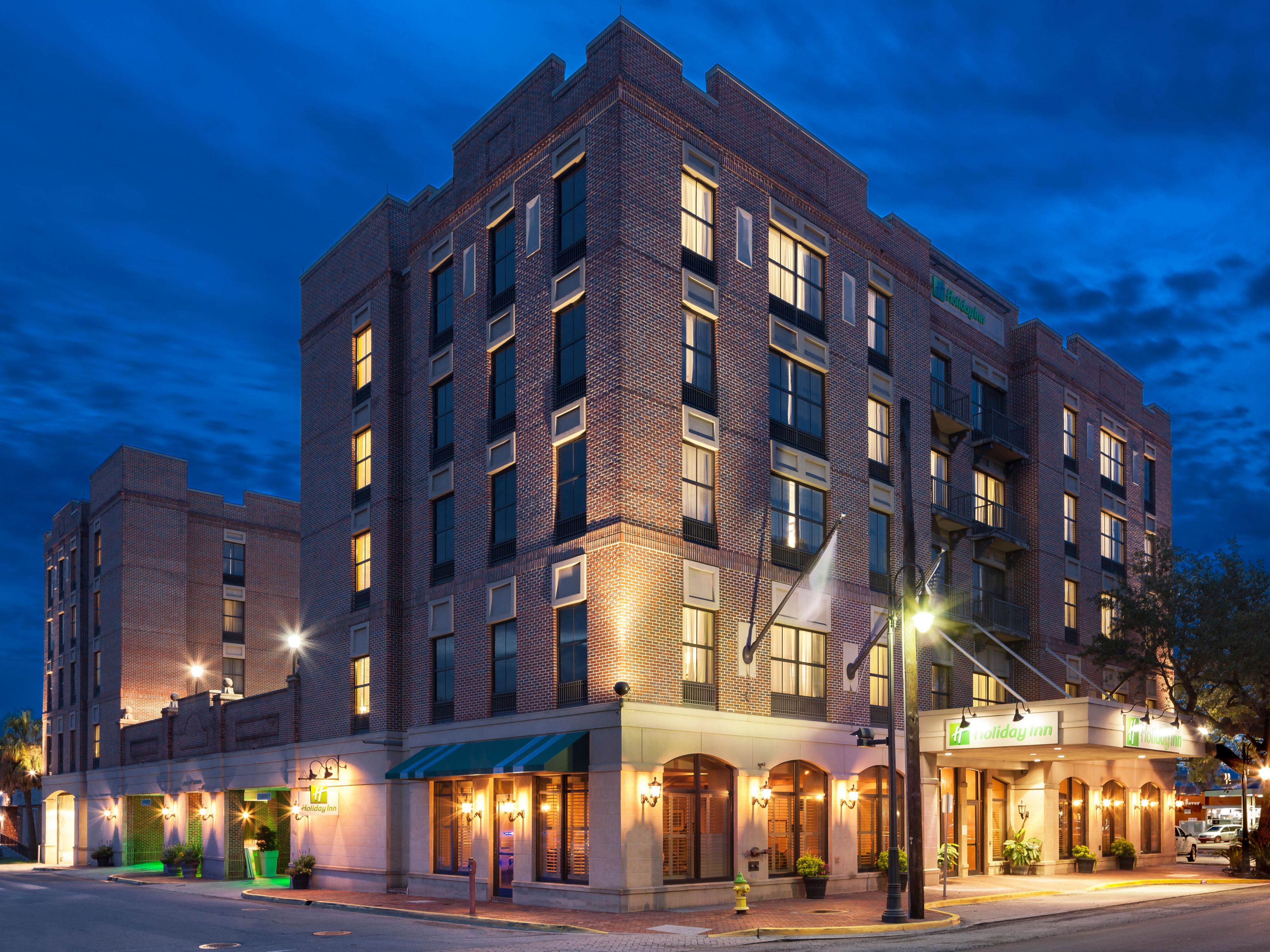 Hotels Downtown Savannah GA Holiday Inn Savannah Historic District   Holiday Inn Savannah 5627537490 4x3