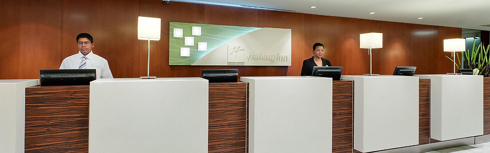 Downtown Hotels Near Scotiabank Arena Holiday Inn Toronto