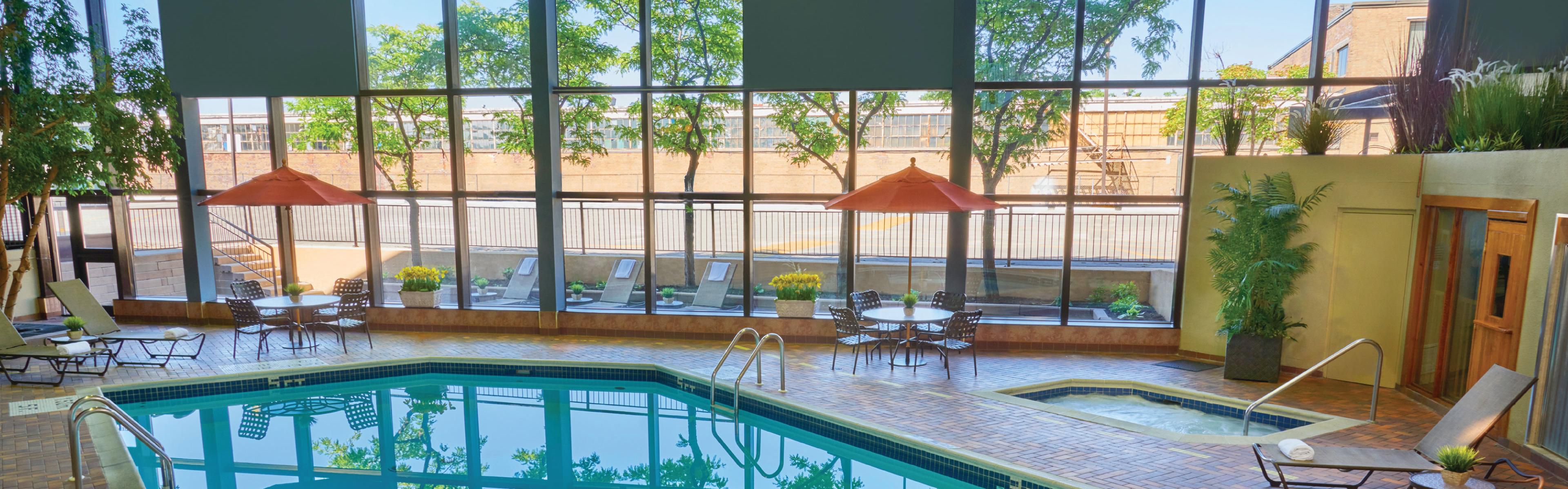 Holiday Inn Toronto Yorkdale Free Internet More - 