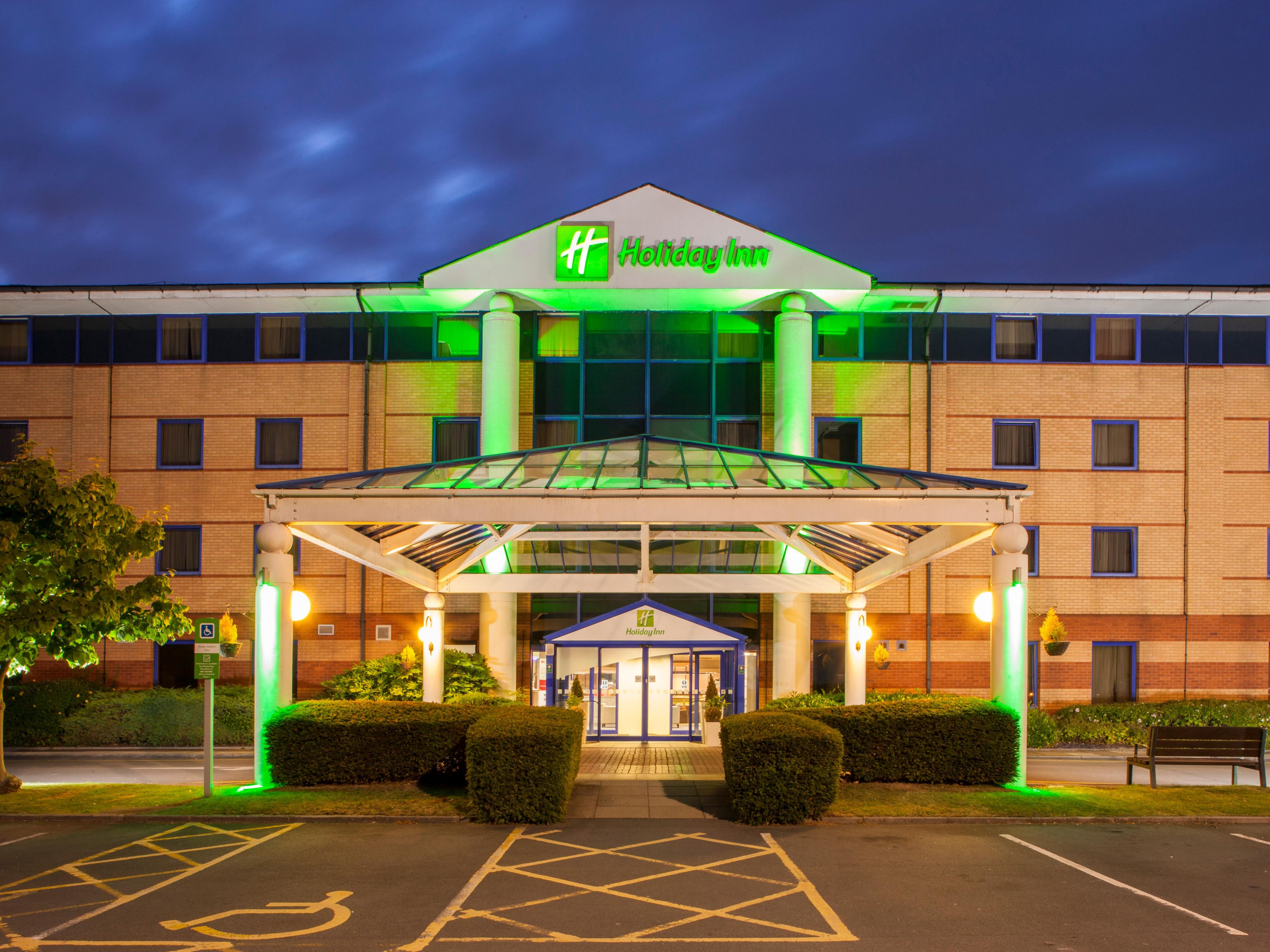Holiday Inn Warrington - Room Pictures & Amenities