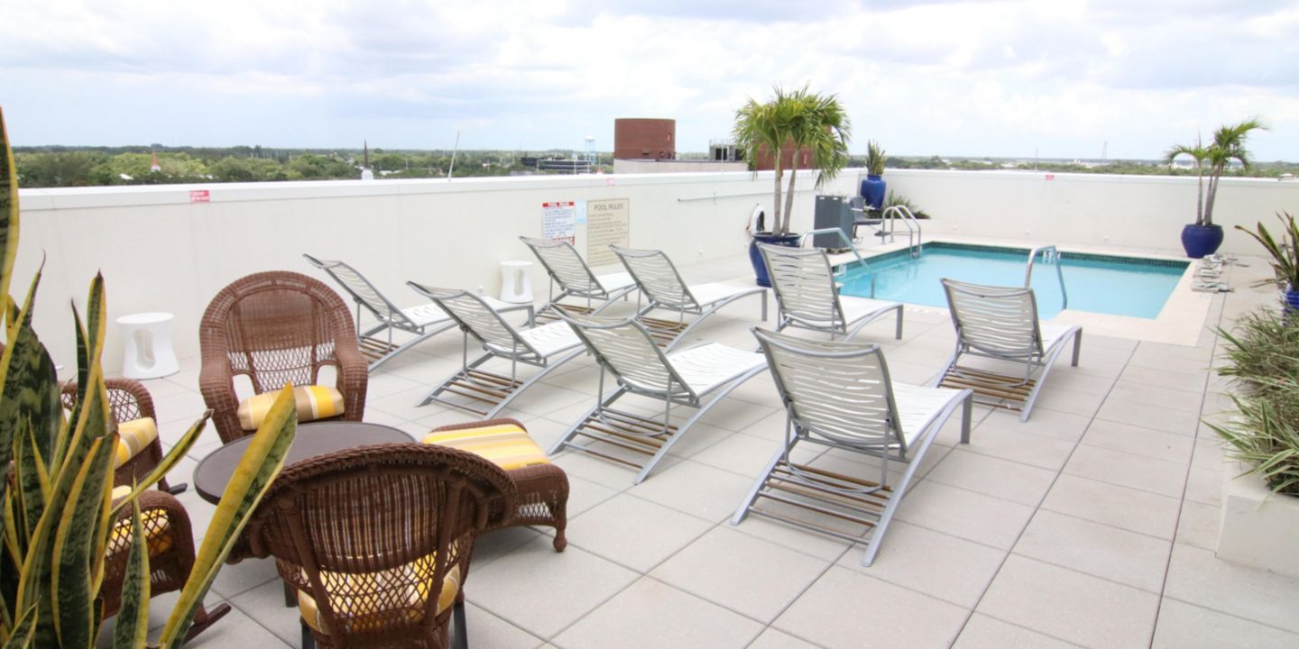 Hotel indigo ft myers dtwn river district fort myers, florida Exterior creativo Lavanderia