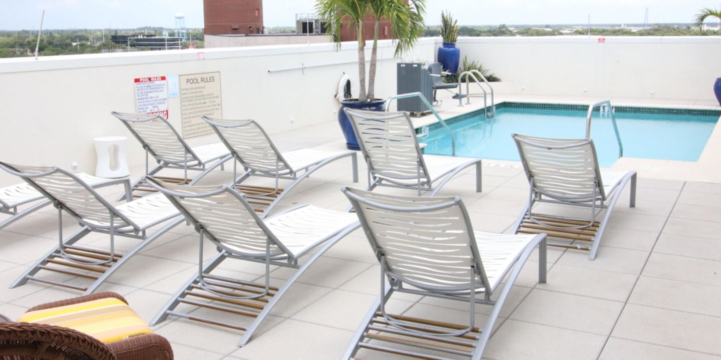 Hotel indigo ft myers dtwn river district fort myers, florida Exterior creativo Lavanderia