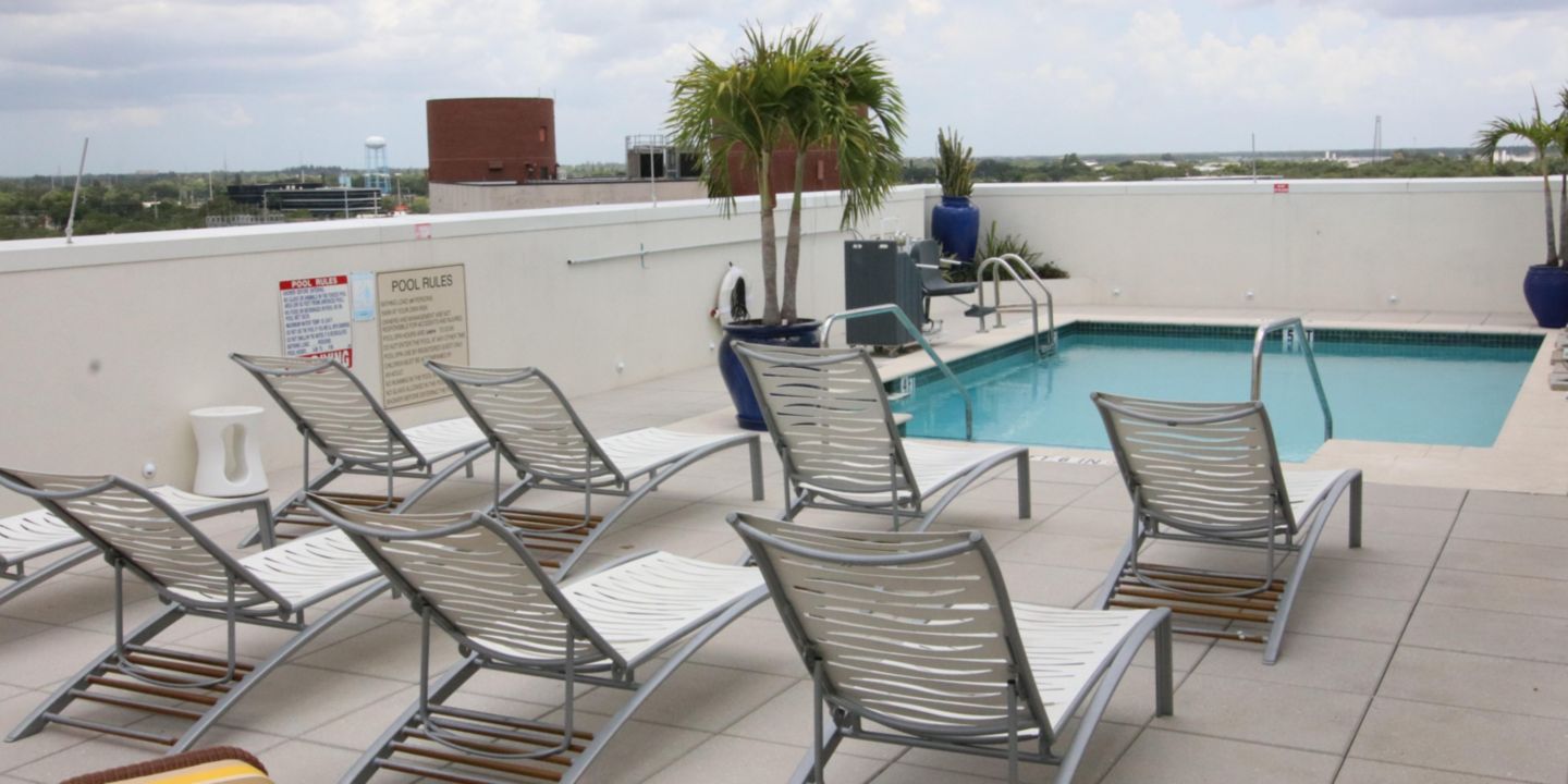 Hotel indigo ft myers dtwn river district fort myers, florida Exterior creativo Lavanderia