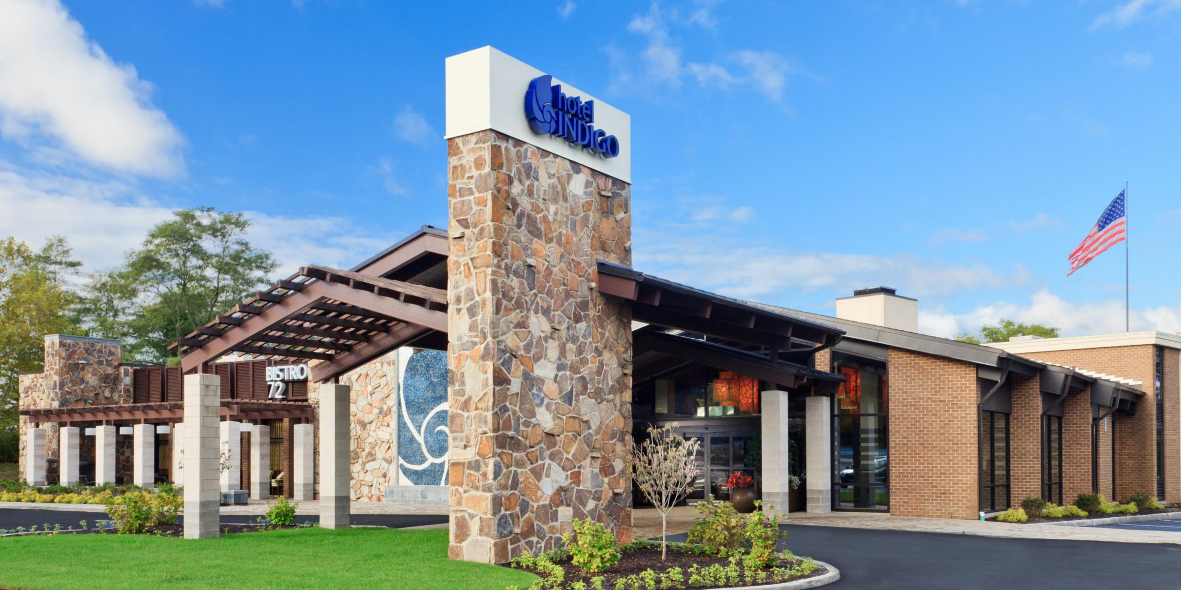 hotel indigo riverhead 2531597257 2x1?fit=fit,1&wid=2400&hei=1200